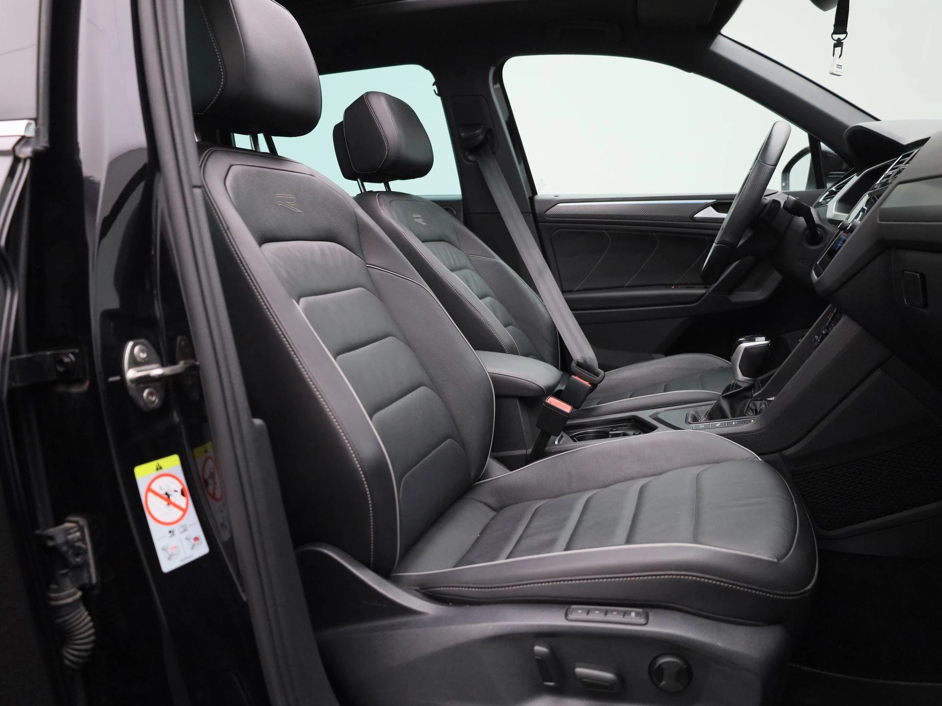 Volkswagen-Tiguan-image-38