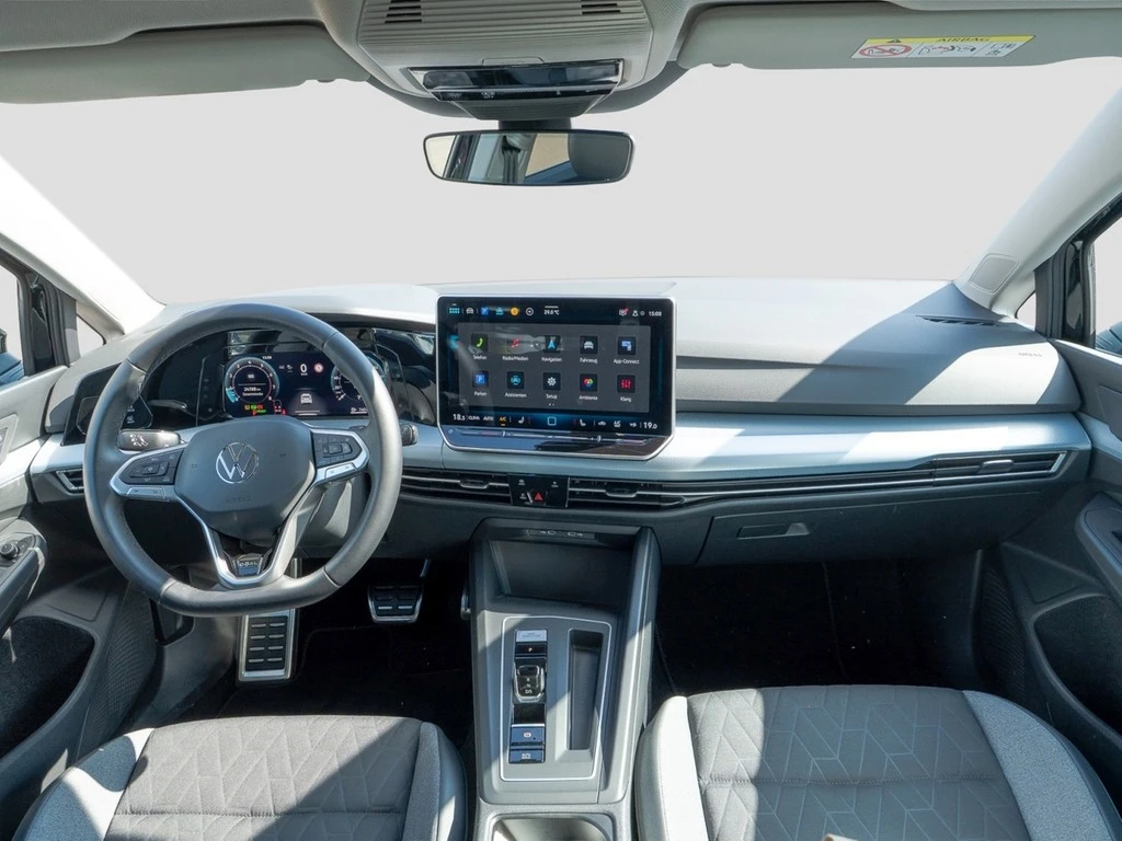 Volkswagen-Golf-image-9