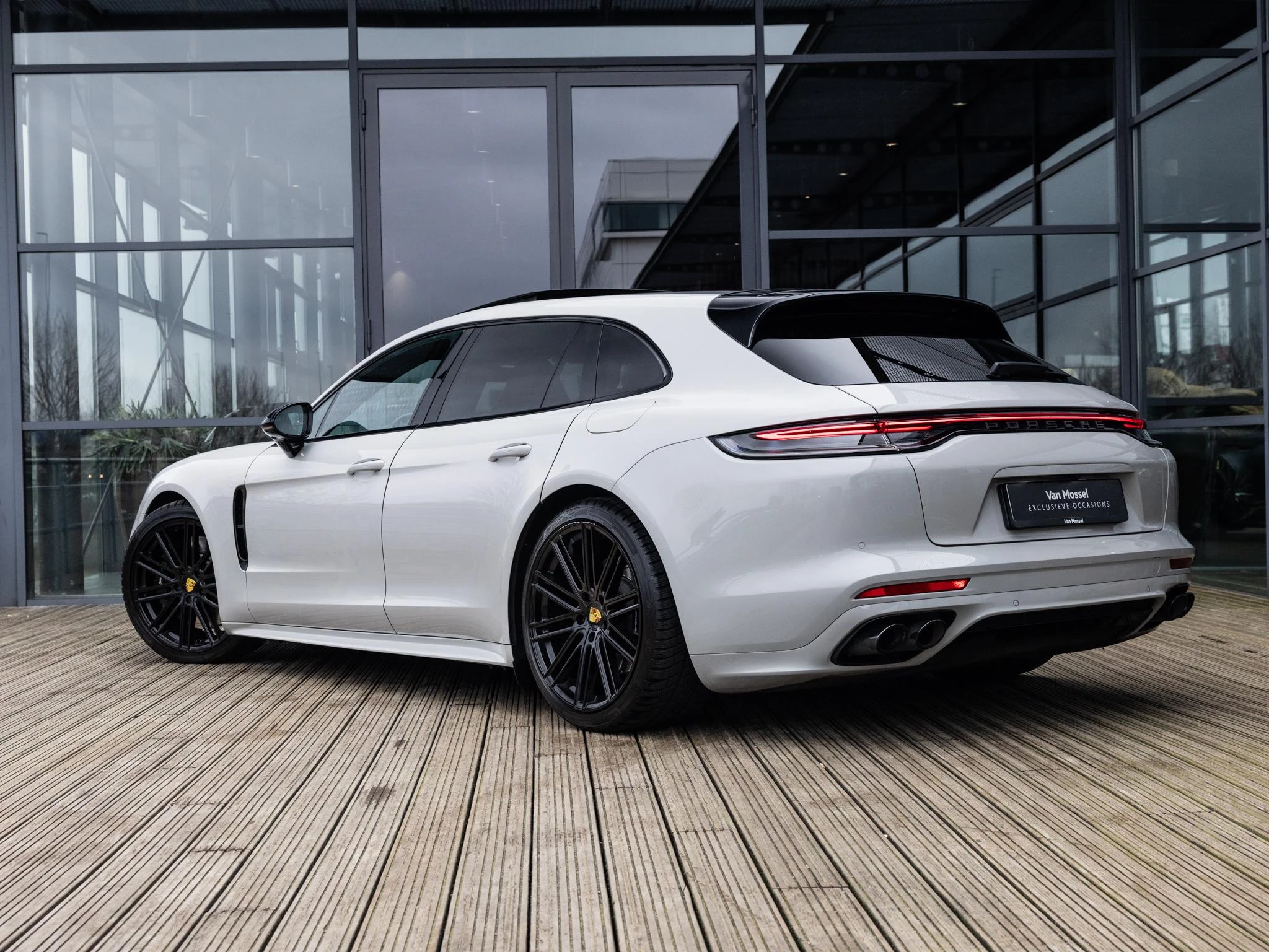 Porsche-Panamera-image-6