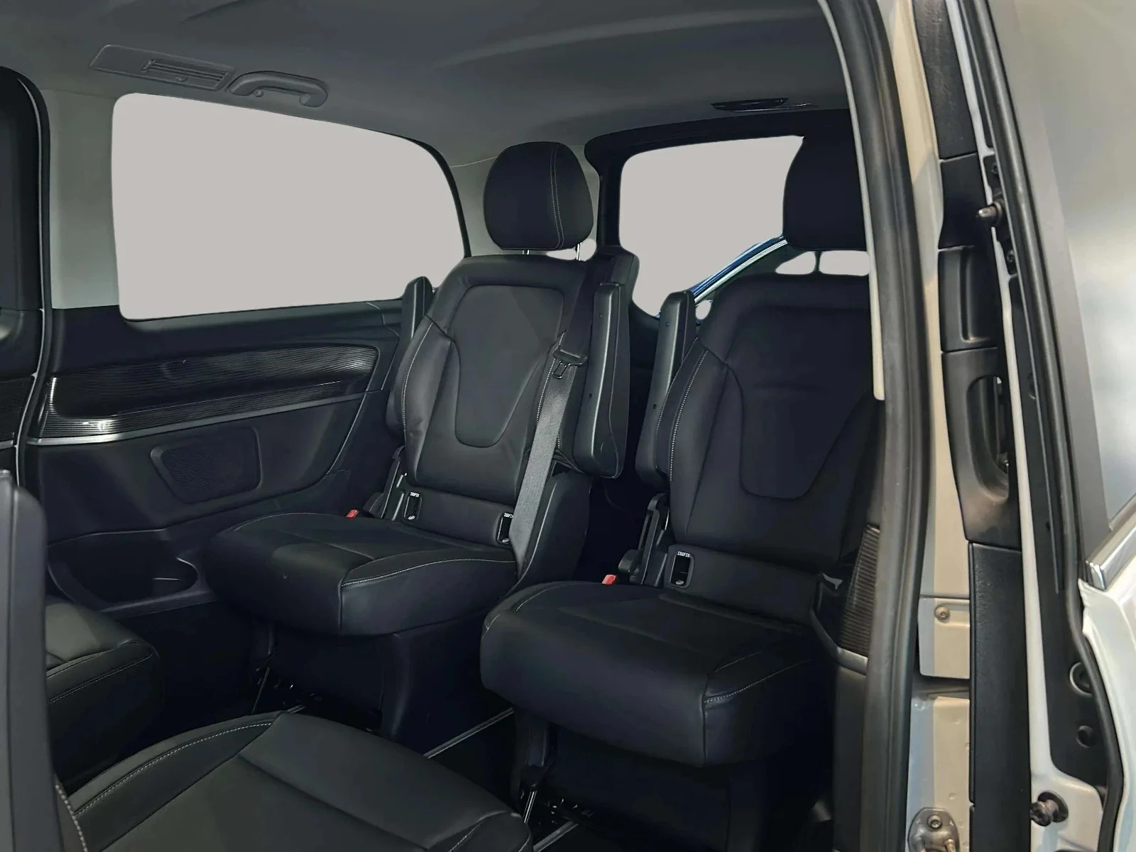 Mercedes-Benz-EQV-image-7