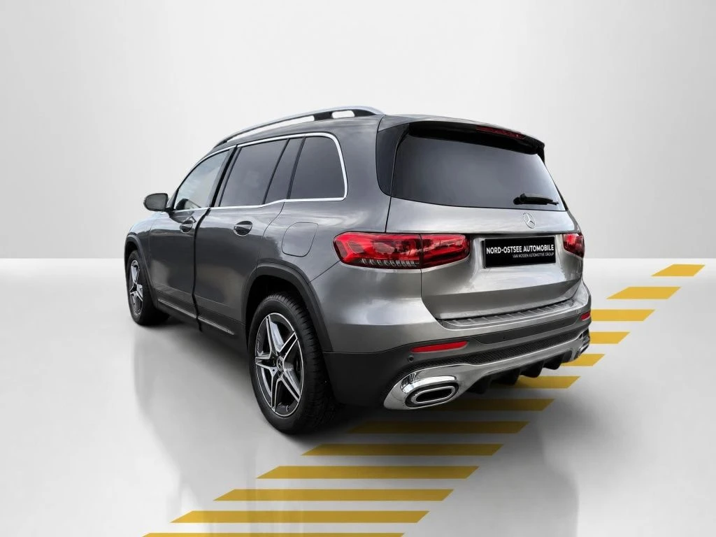 Mercedes-Benz-GLB 220 d-image-12