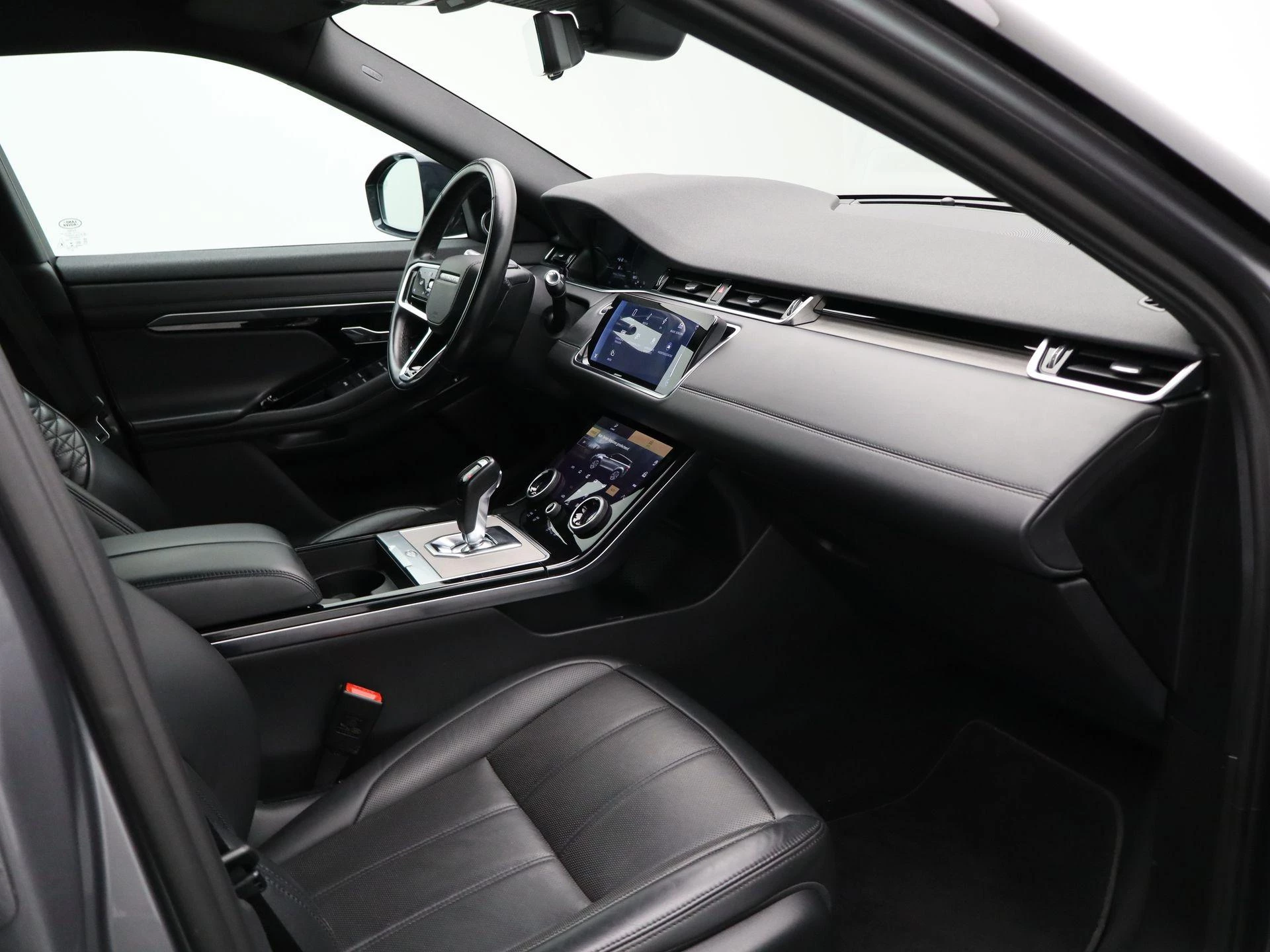 Land Rover-Range Rover Evoque-image-32