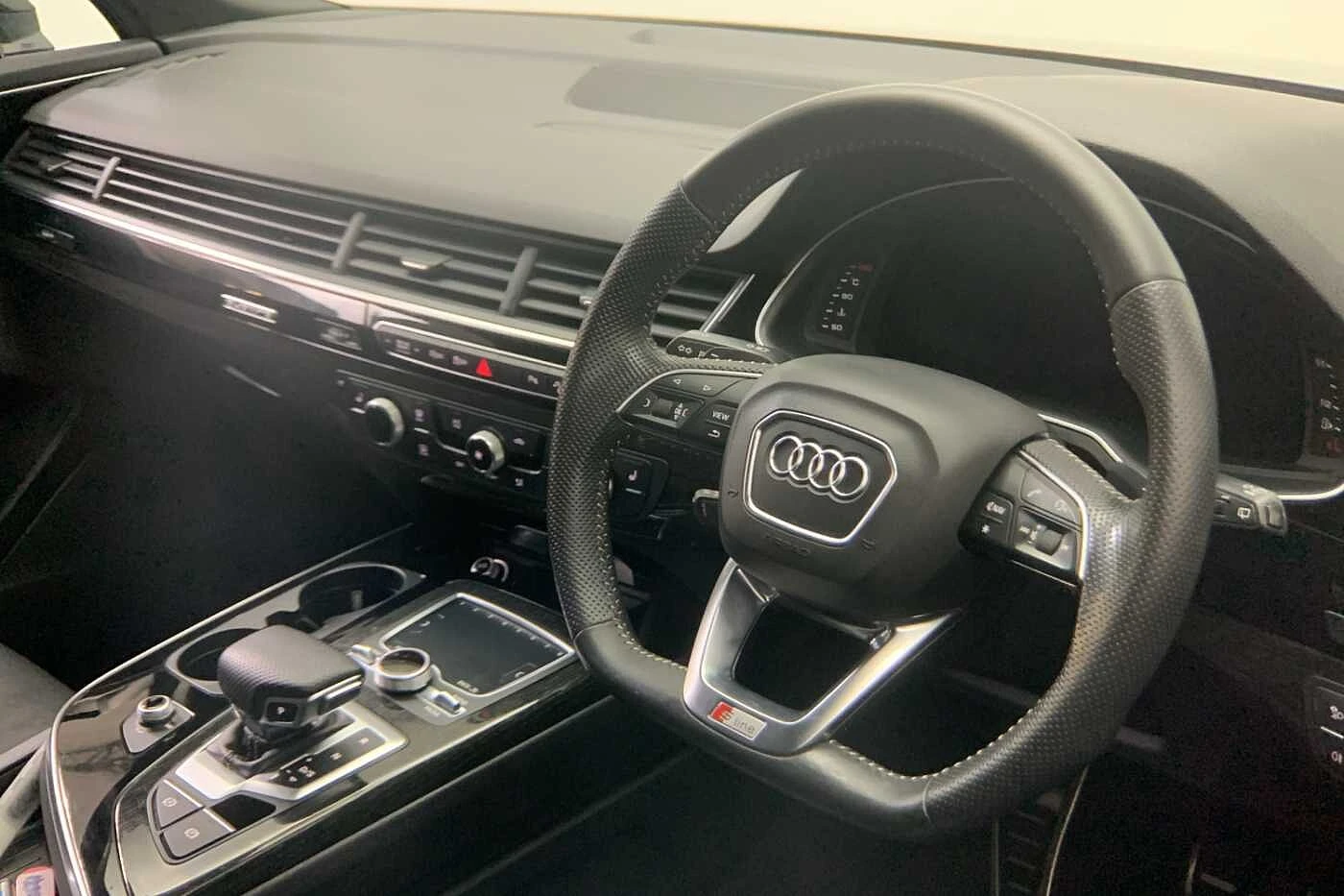Audi-Q7-image-5