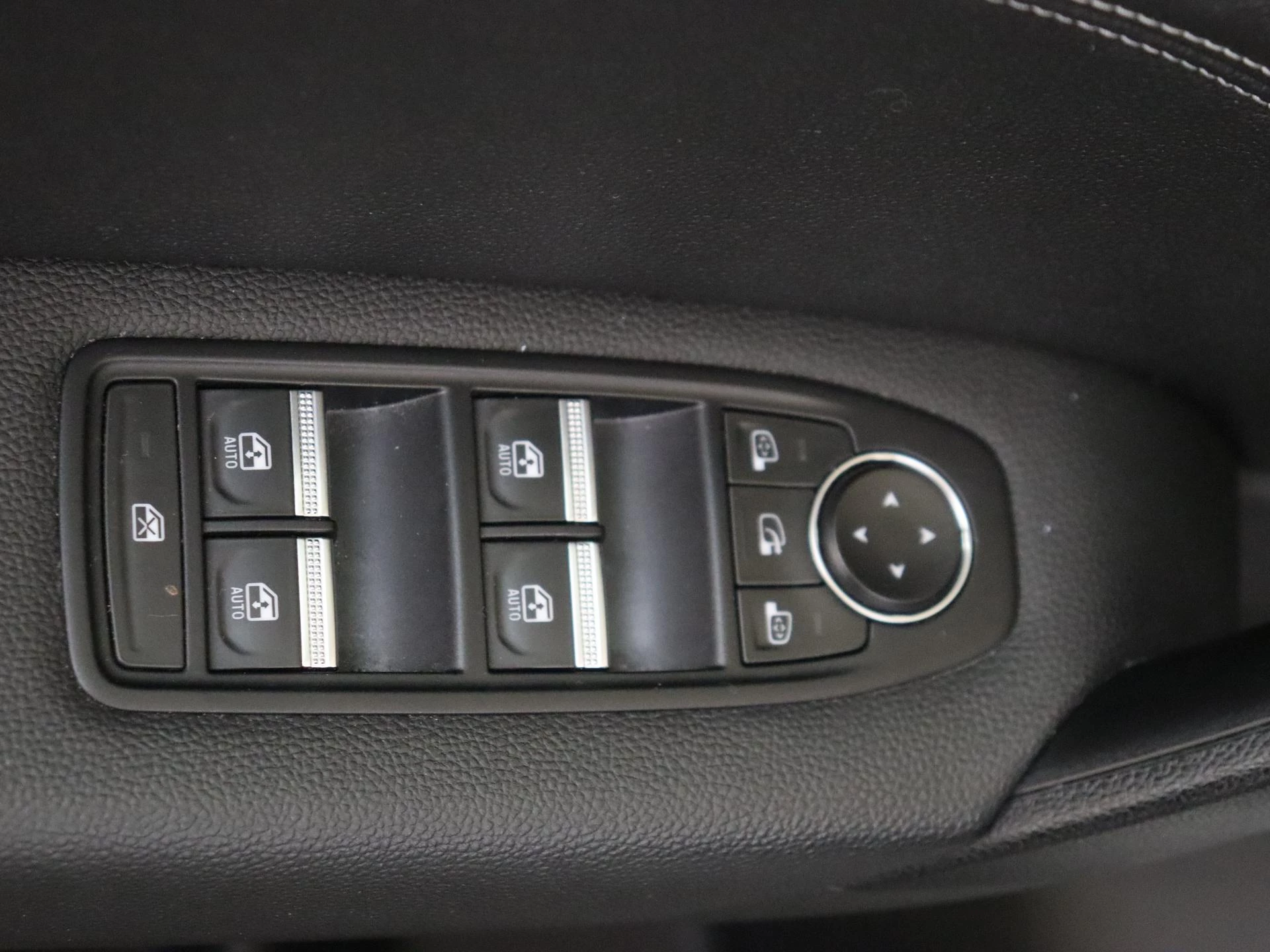 Renault-Captur-image-22