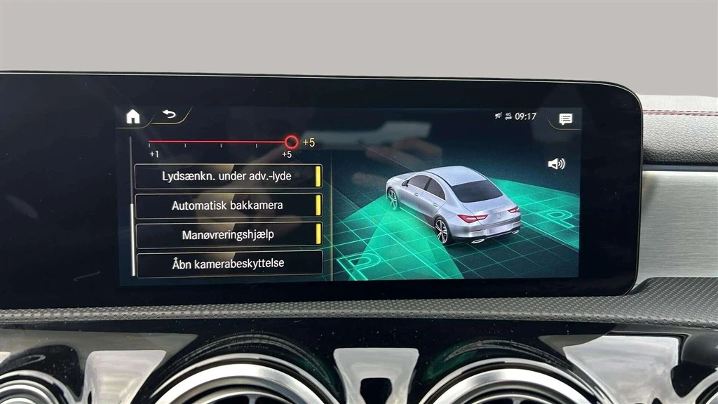 Mercedes-Benz-CLA-image-17