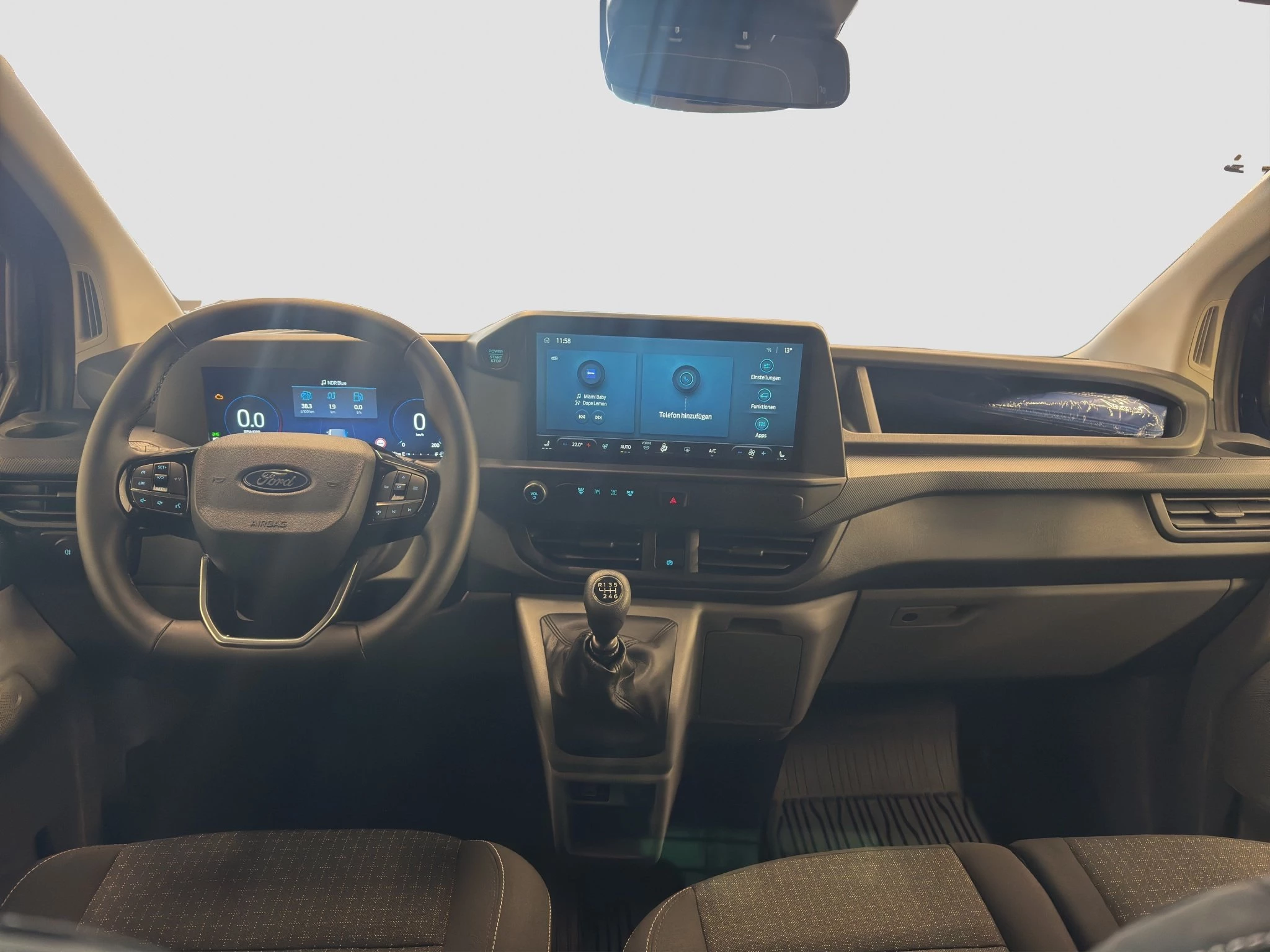 Ford-Transit Custom-image-10