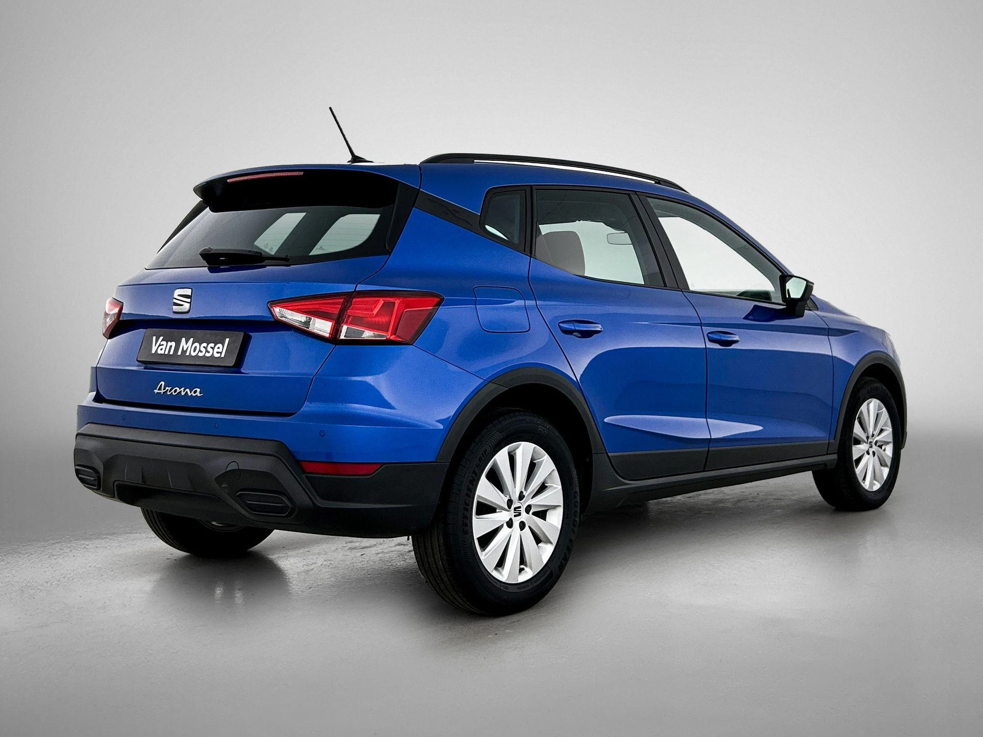 SEAT-Arona-image-3