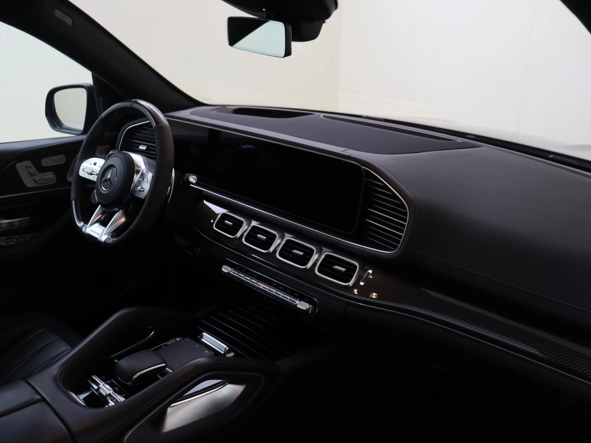 Mercedes-Benz-GLE-image-14