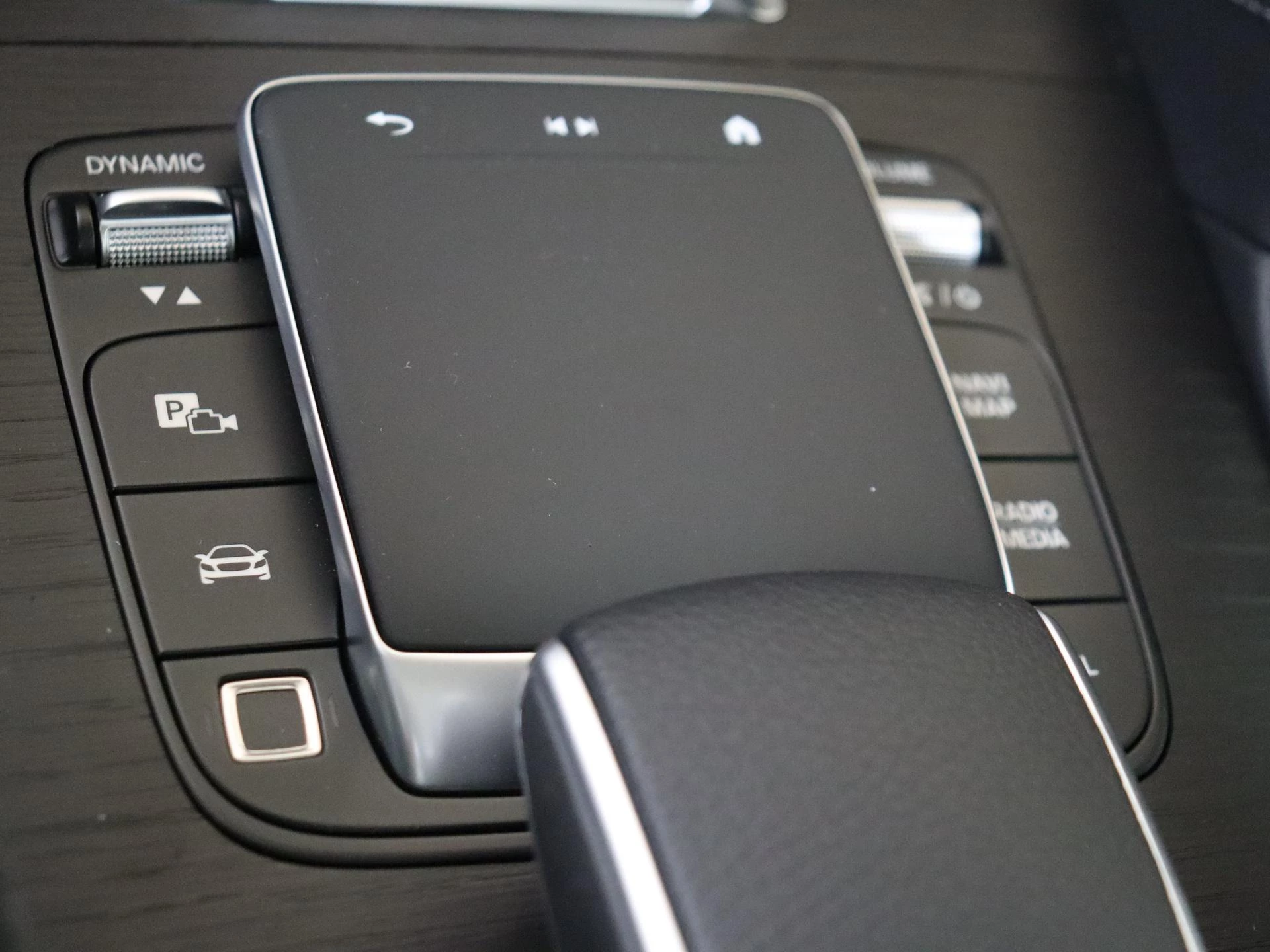 Mercedes-Benz-GLE-image-19