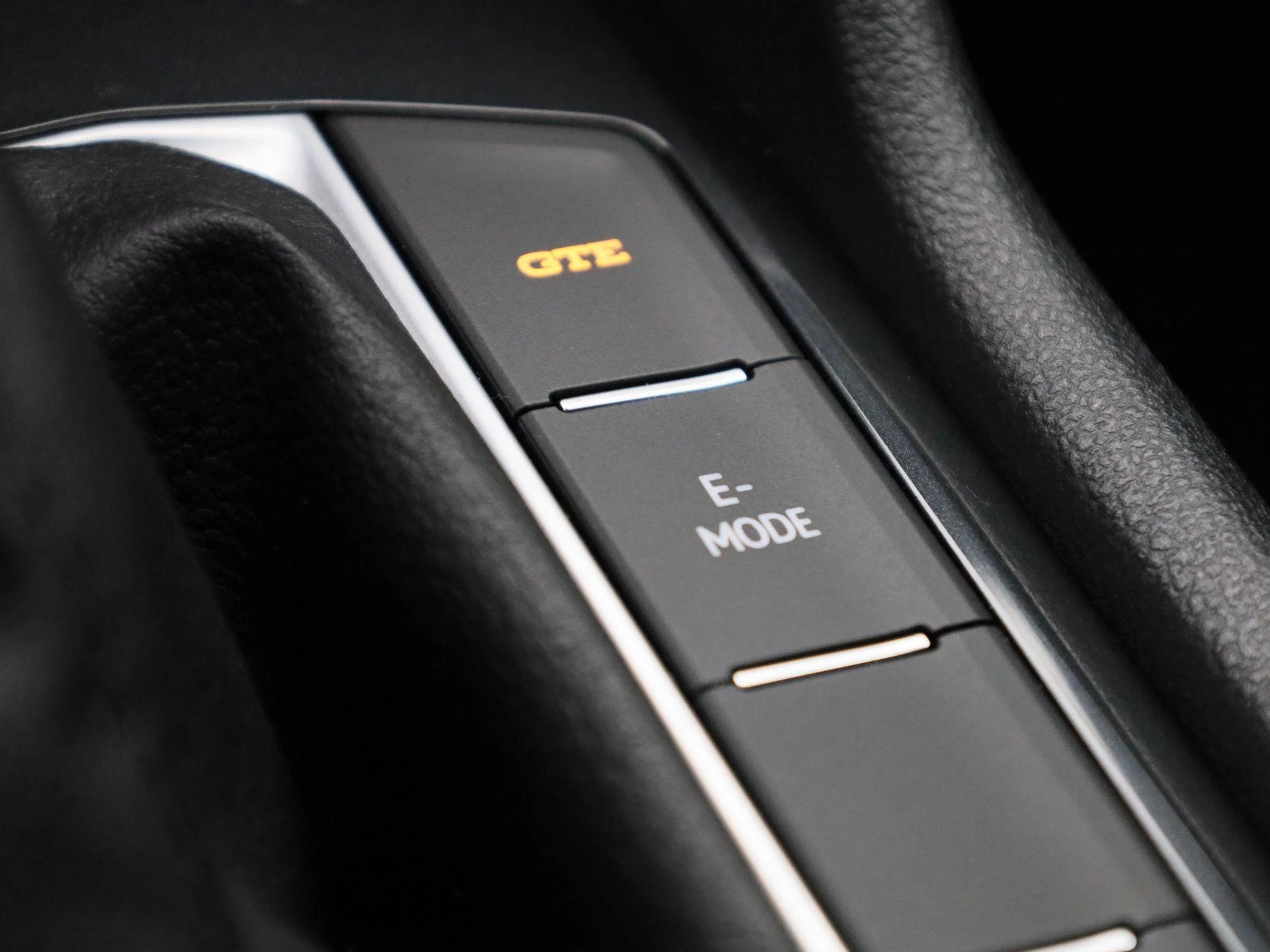 Volkswagen-Tiguan-image-26