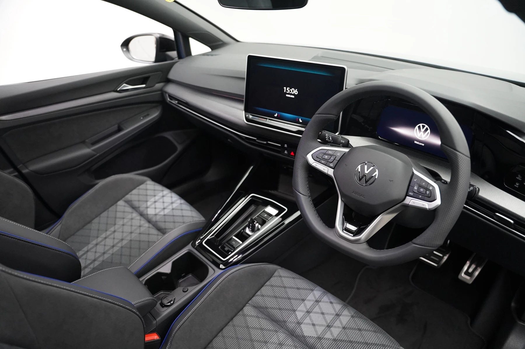 Volkswagen-Golf-image-5