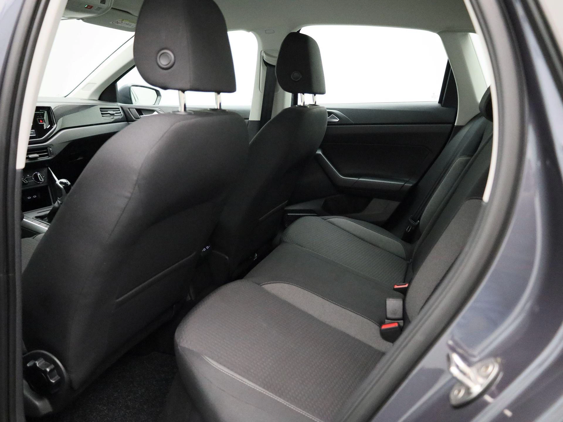 Volkswagen-Polo-image-9