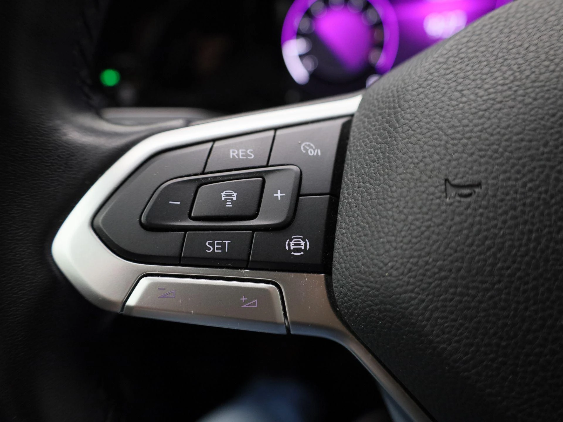 Volkswagen-Golf-image-20