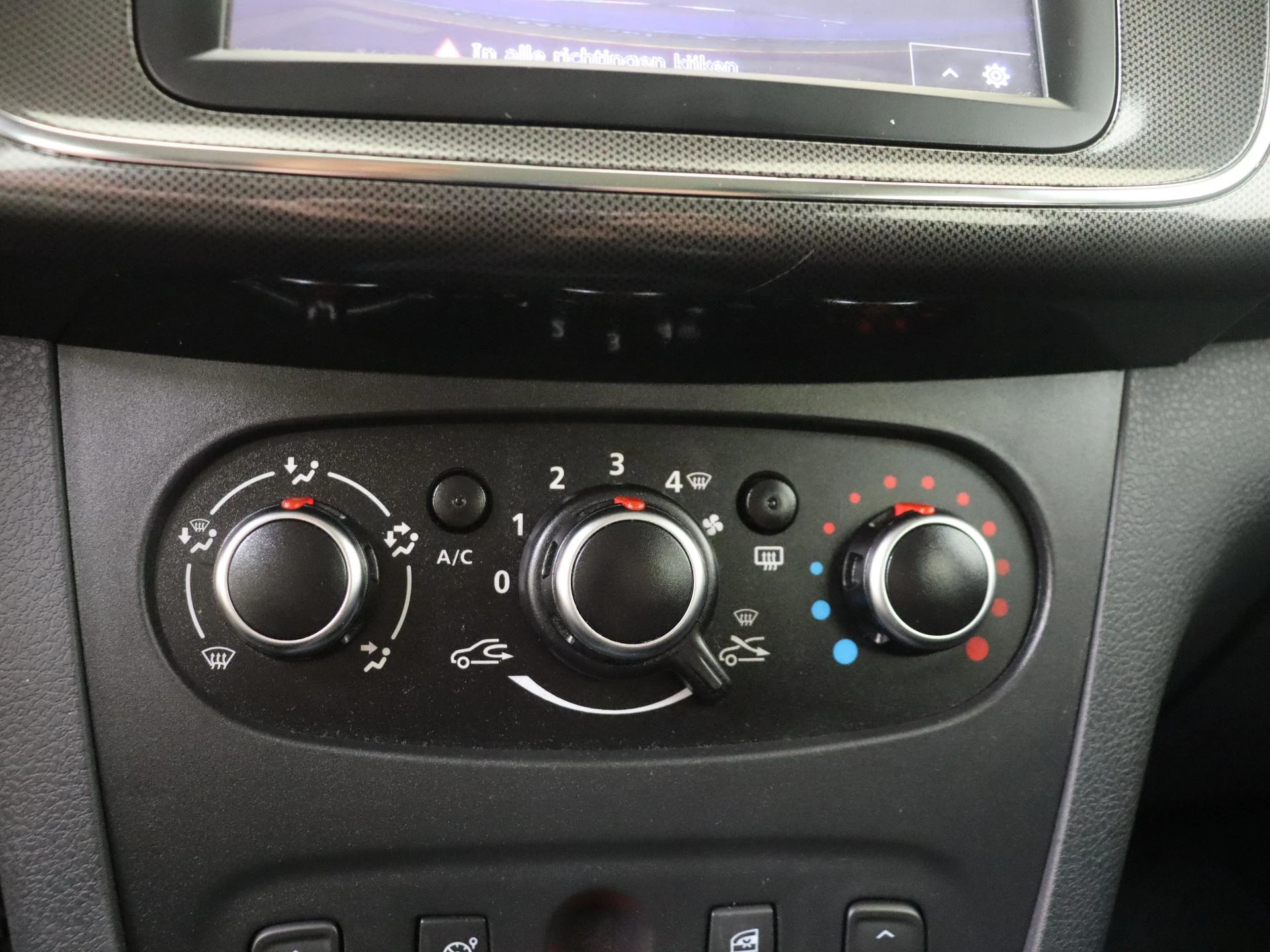 Dacia-Sandero Stepway-image-24