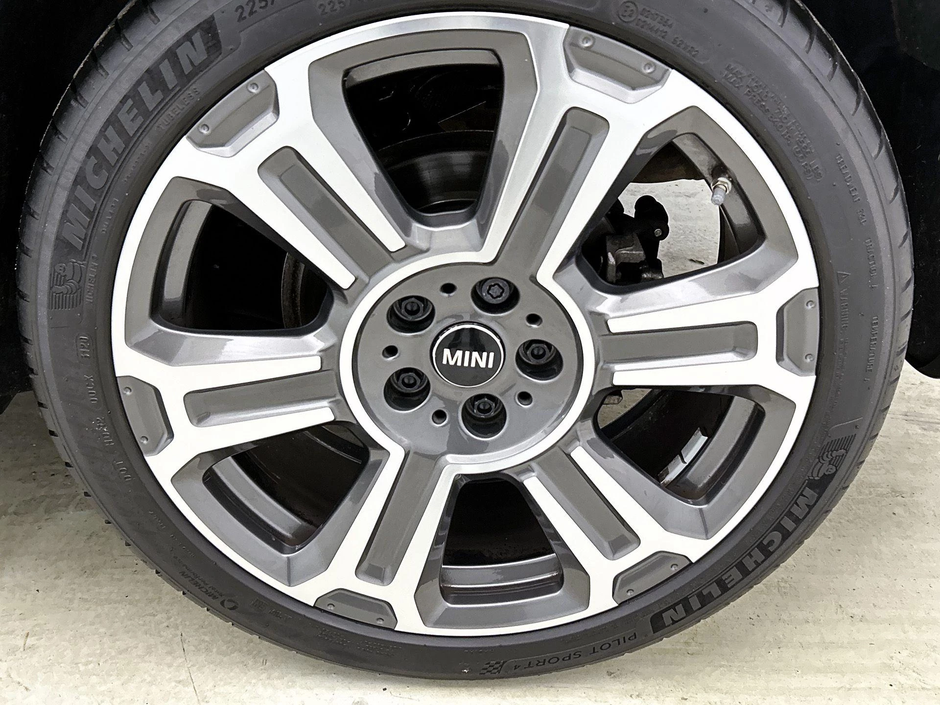MINI-Countryman-image-36
