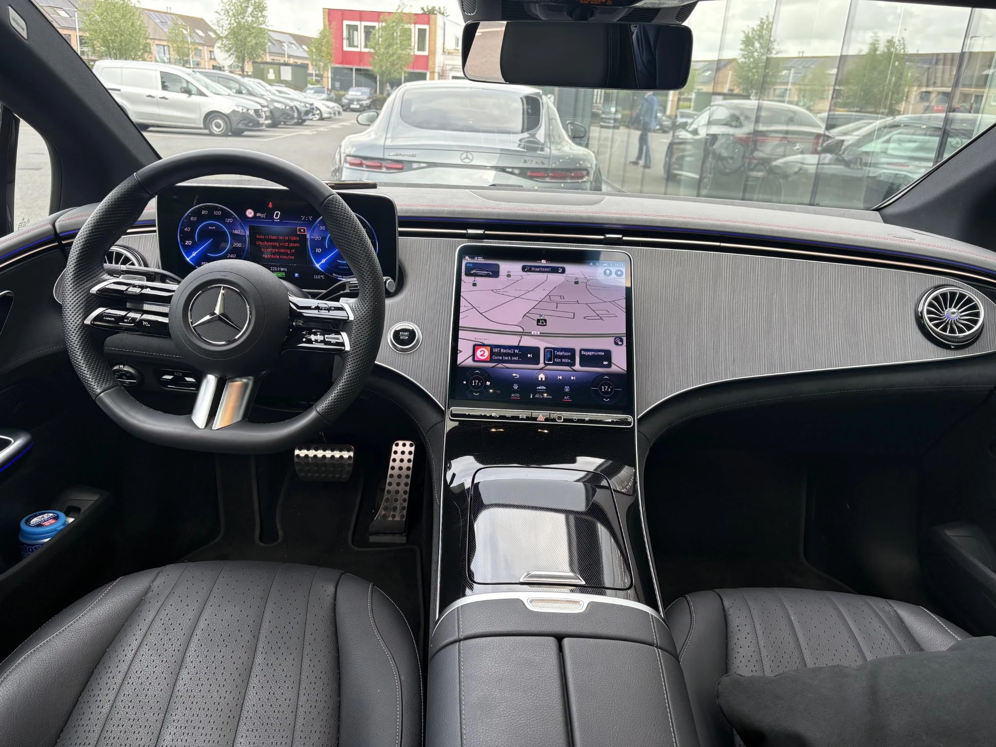 Mercedes-Benz EQE 300 Star Edition + AMG LINE + AIRMATIC + PANO DAK + TREKHAAK