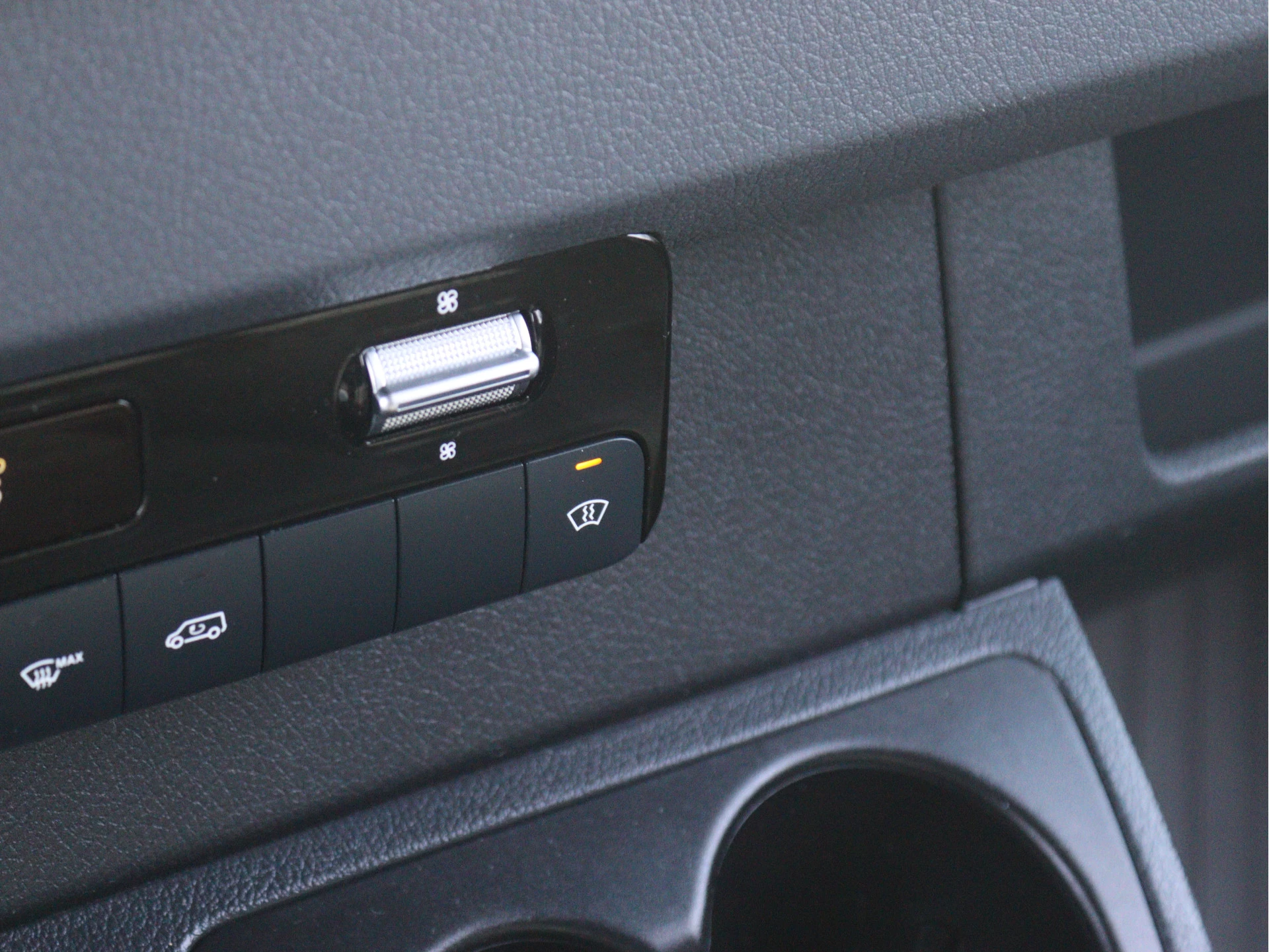 Mercedes-Benz-Sprinter-image-15