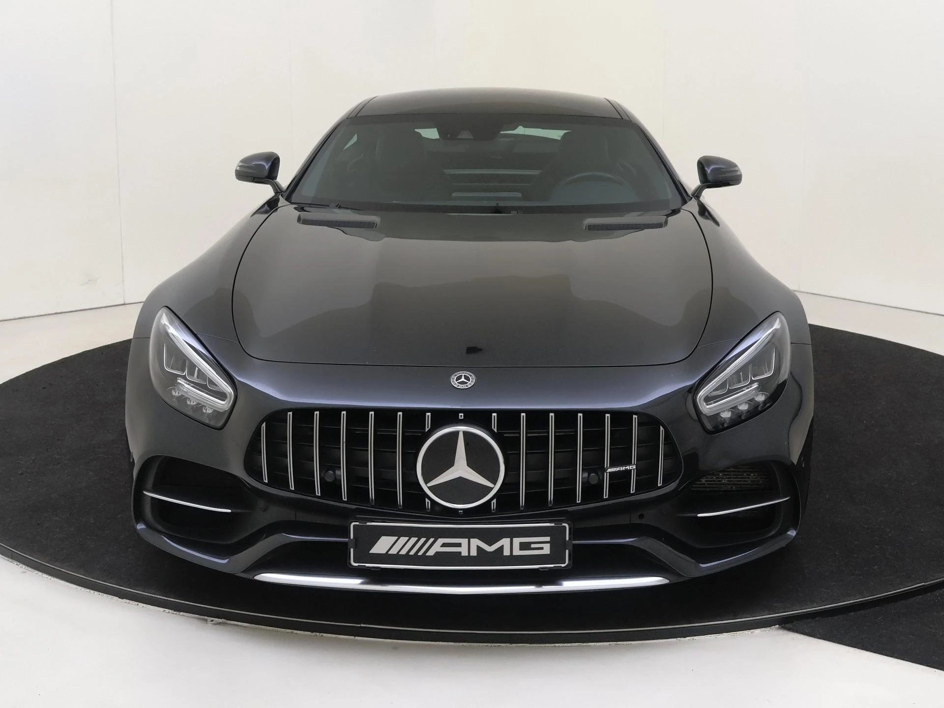 Mercedes-AMG-GT-image-7