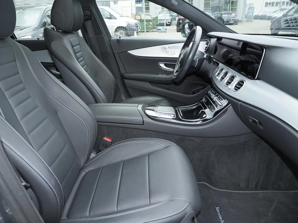 Mercedes-Benz-E-Klasse 450-image-12