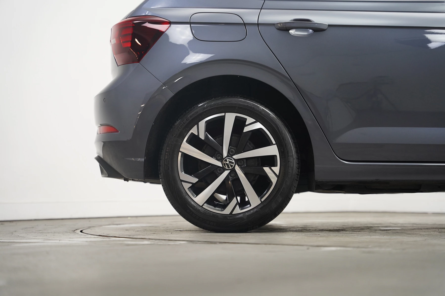 Volkswagen-Polo-image-22