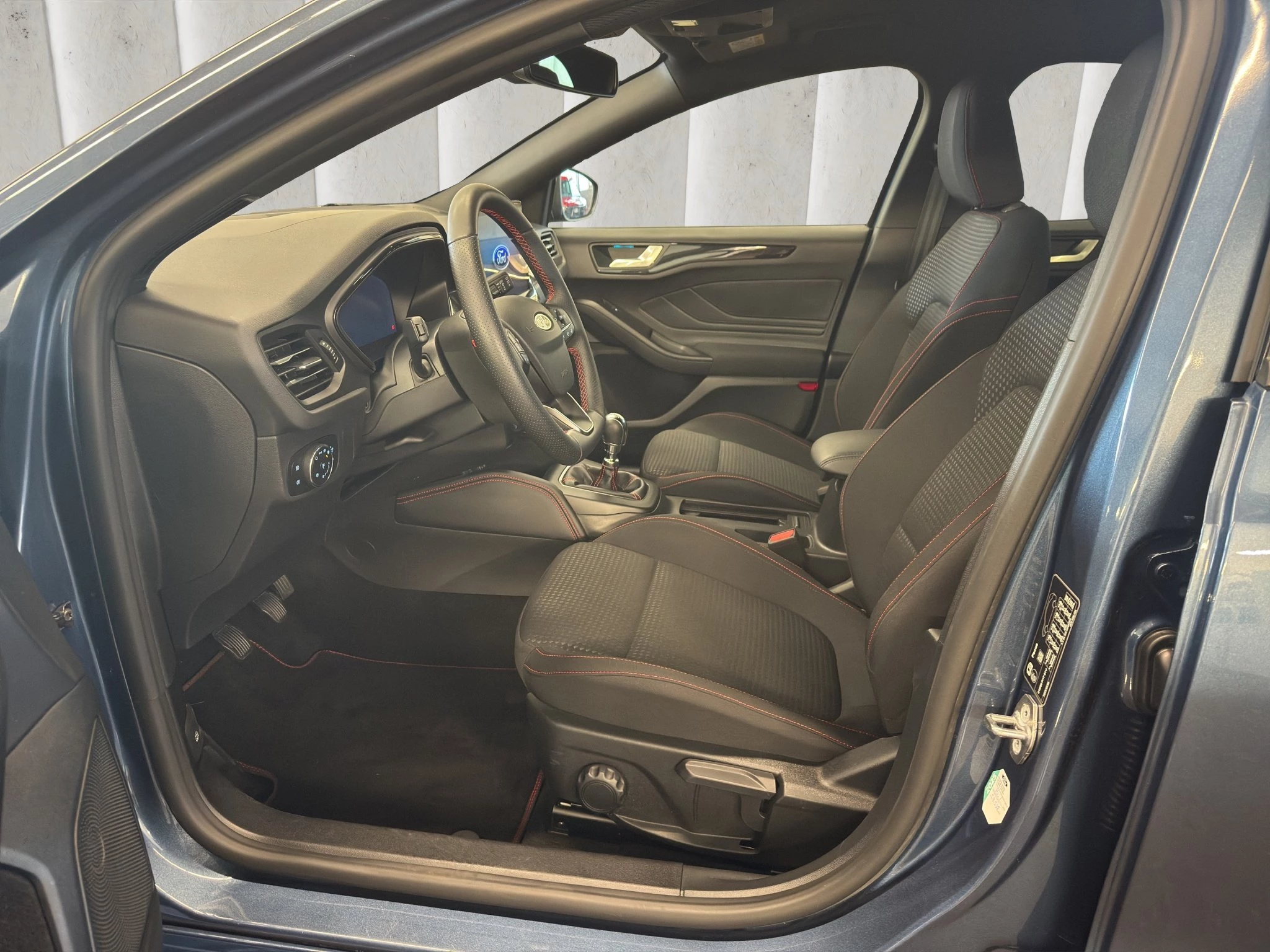 Ford Focus ST-Line X Turnier LED AHK ACC RFK GJR SHZ
