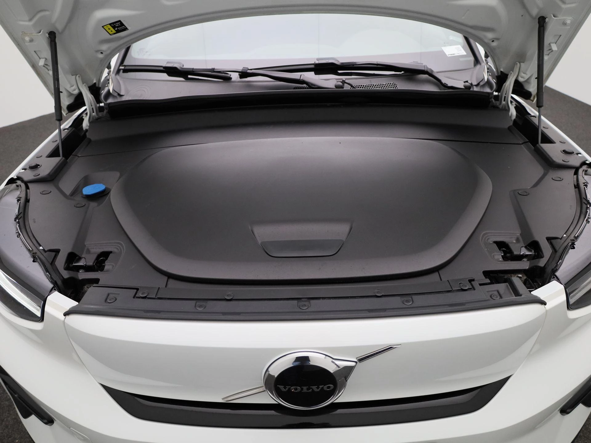 Volvo-C40-image-31