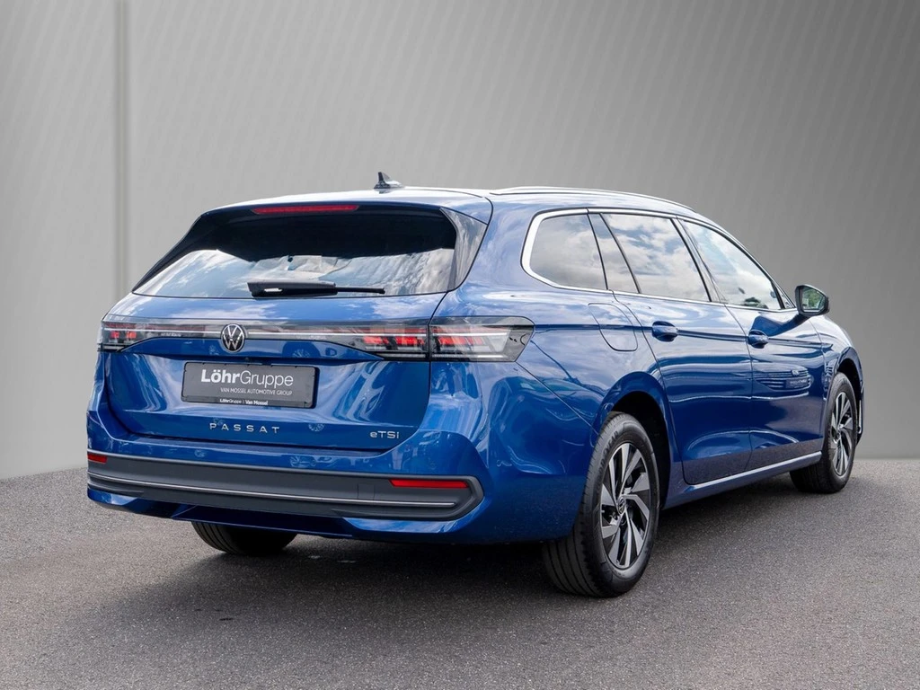Volkswagen-Passat-image-3