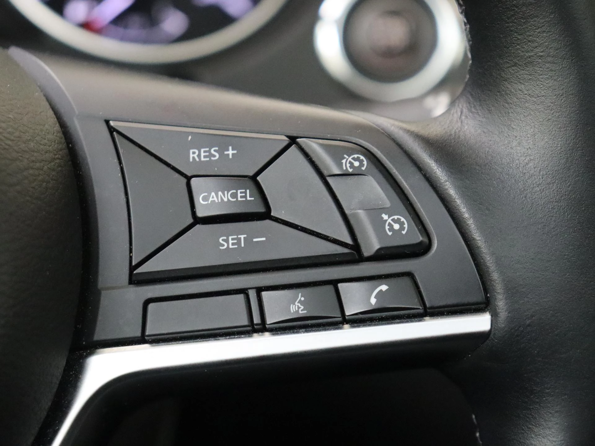 Nissan-QASHQAI-image-13