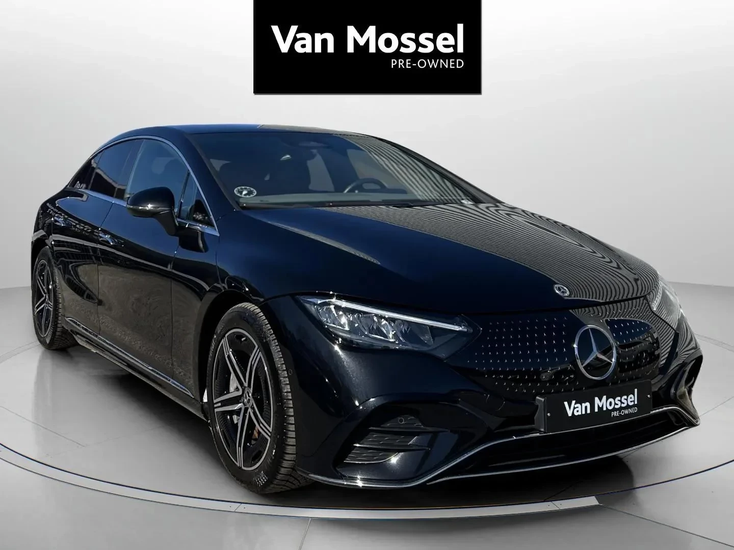 Mercedes-Benz-EQE-image-2