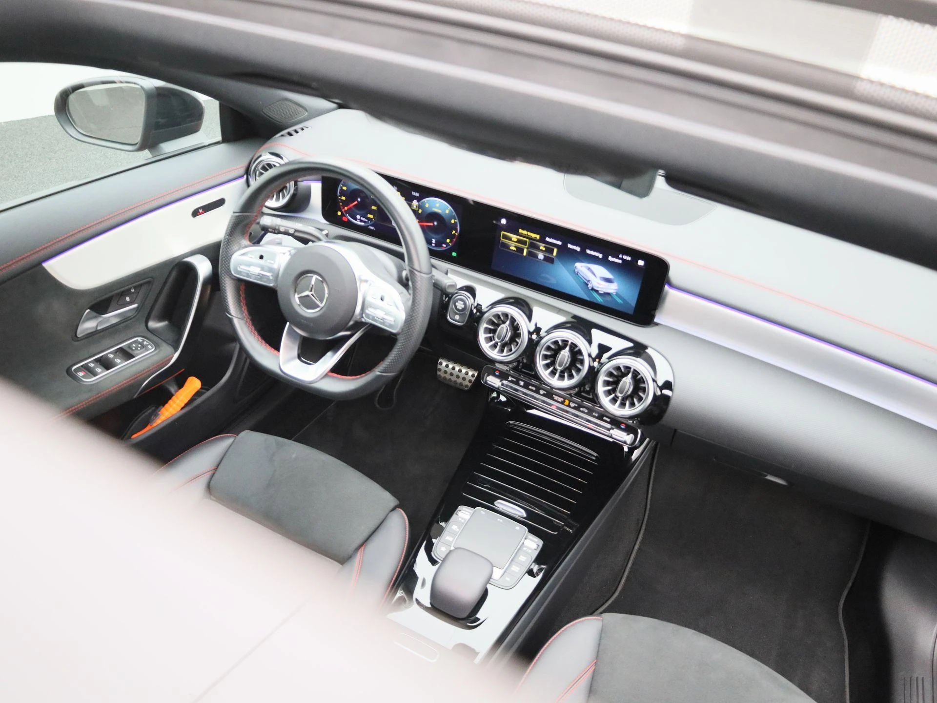 Mercedes-Benz-CLA-image-34