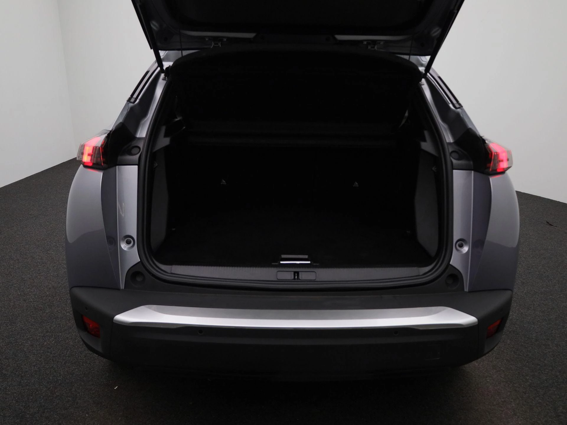 Peugeot-e-2008-image-13