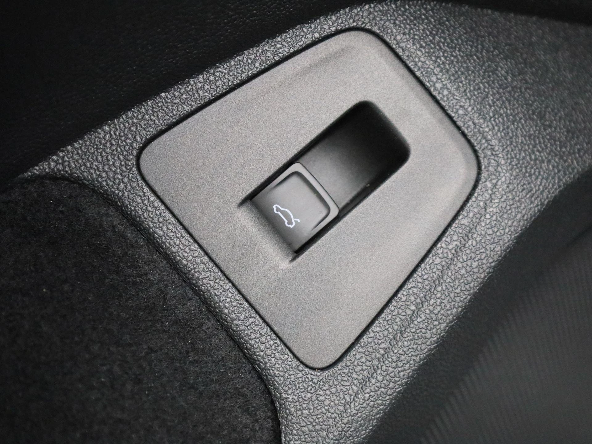 Volkswagen-Tiguan-image-32