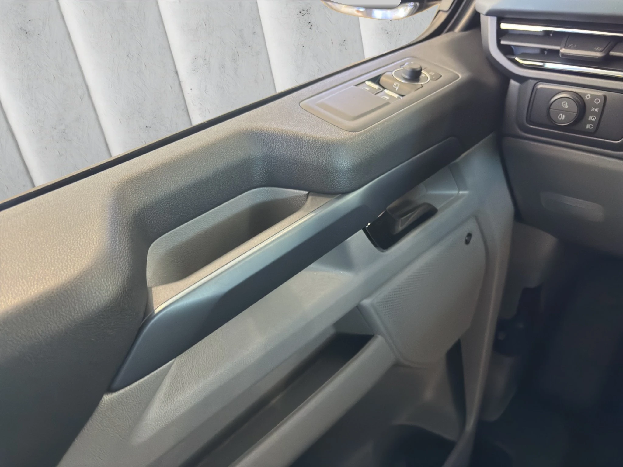 Ford-Tourneo Custom-image-14