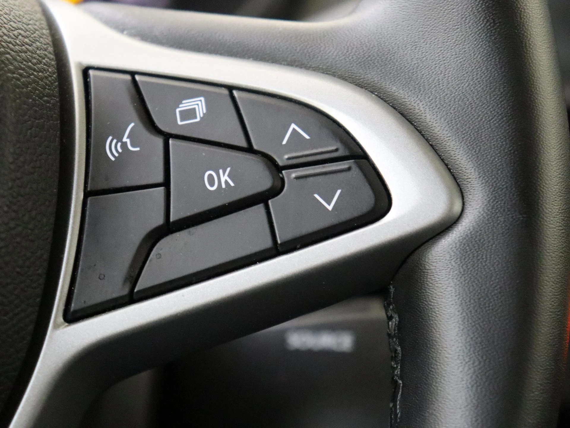Dacia-Sandero Stepway-image-12