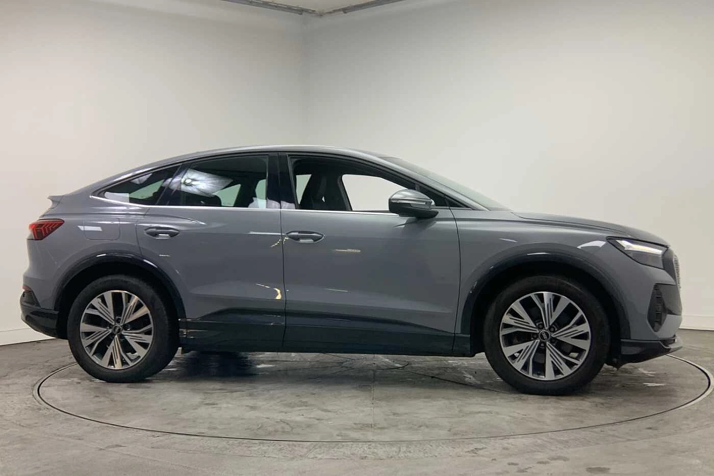 Audi-Q4 Sportback e-tron-image-3