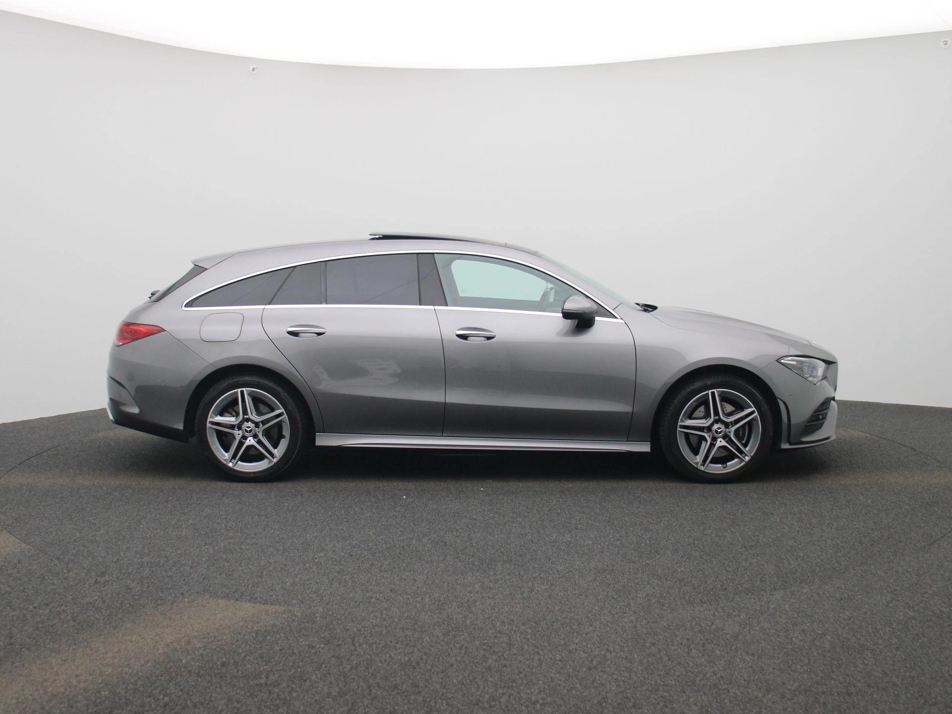 Mercedes-Benz CLA Shooting Brake 250 e AMG Line
