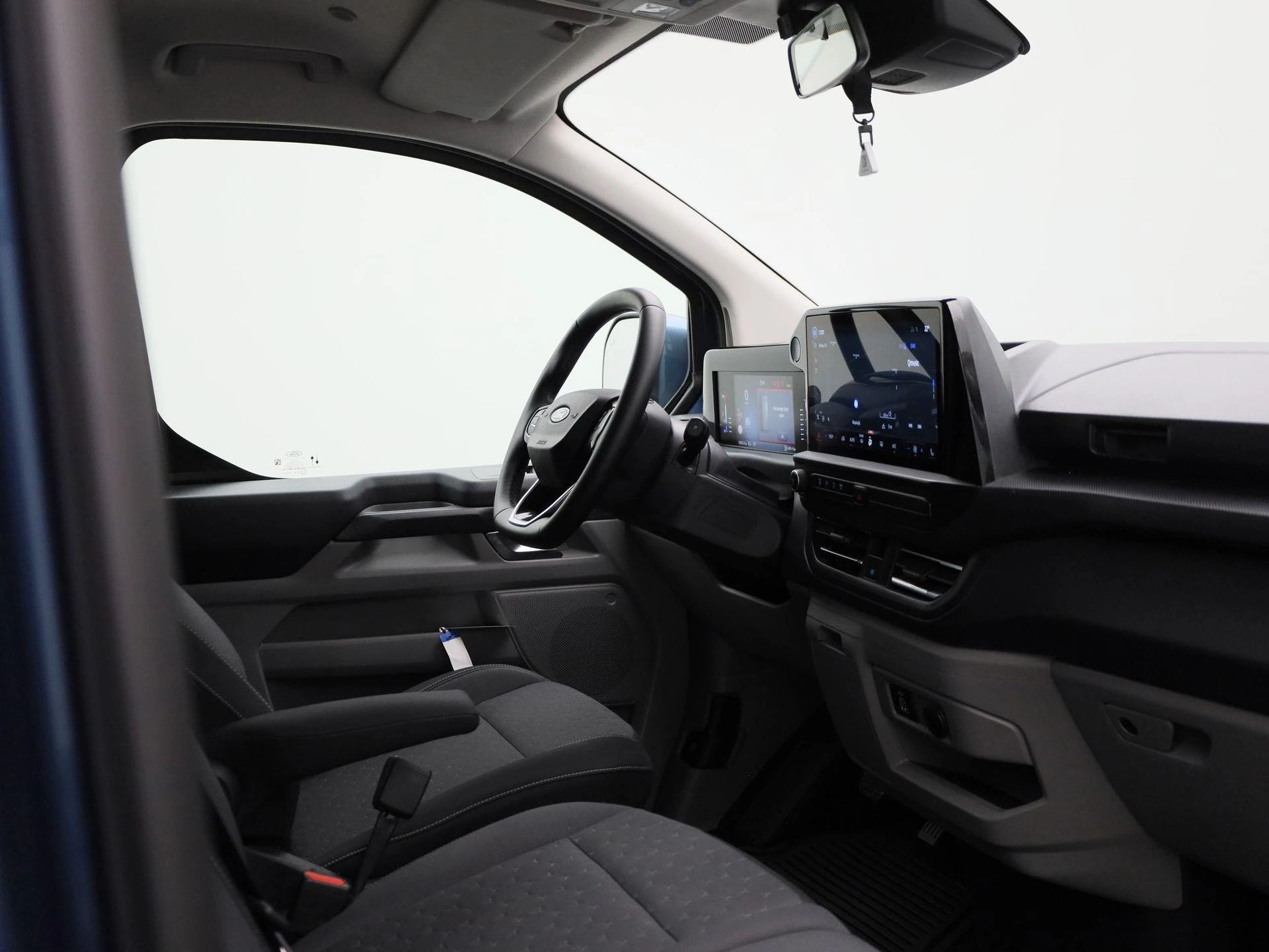 Ford-Transit Custom-image-33