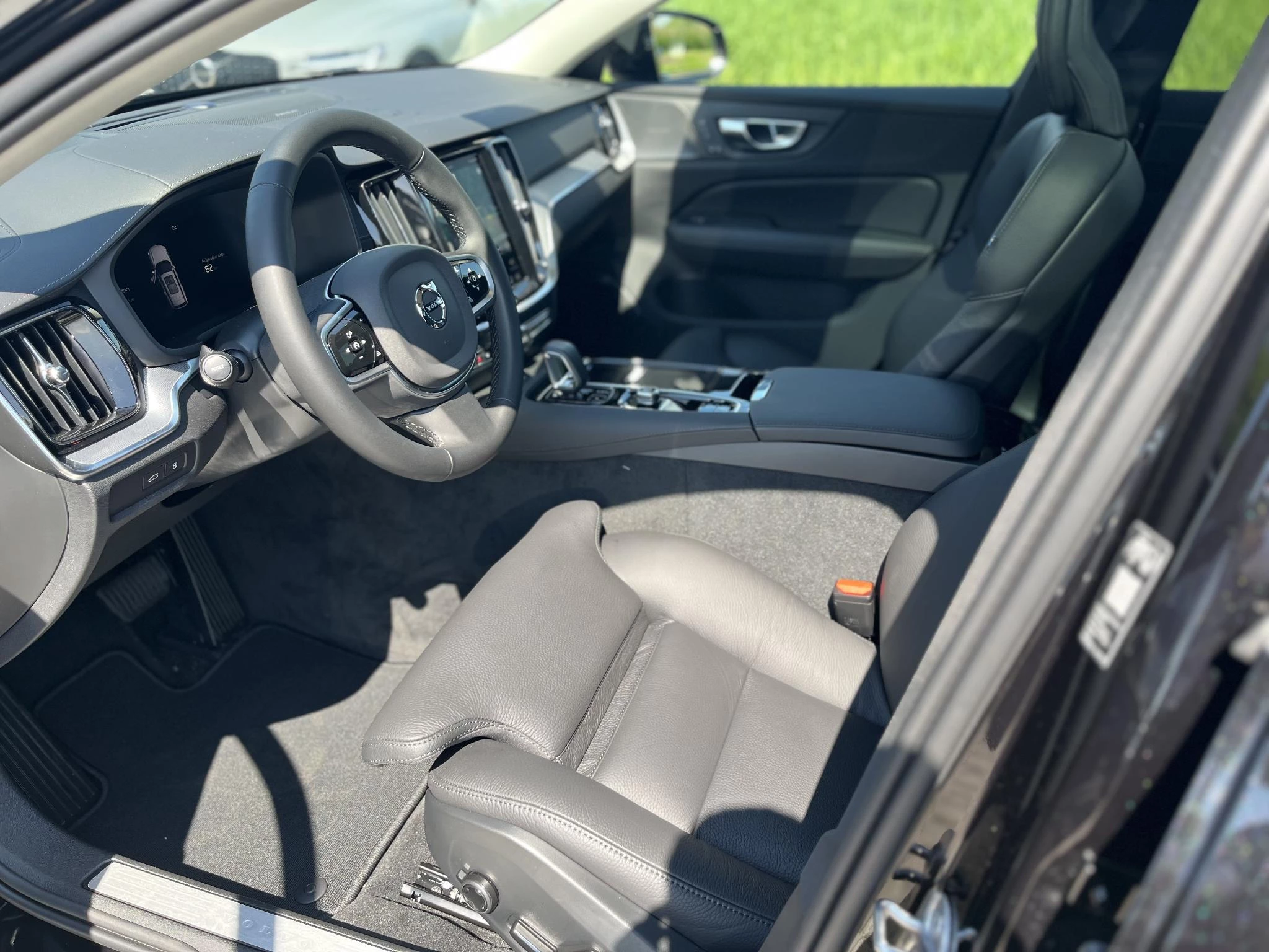 Volvo V60 T6 Plug-in hybrid AWD Ultra Dark