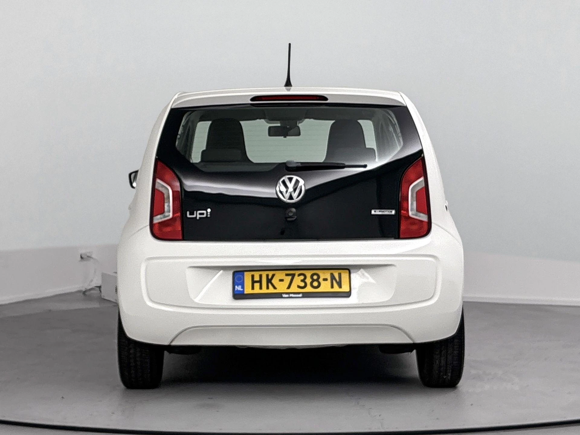 Volkswagen-up!-image-2