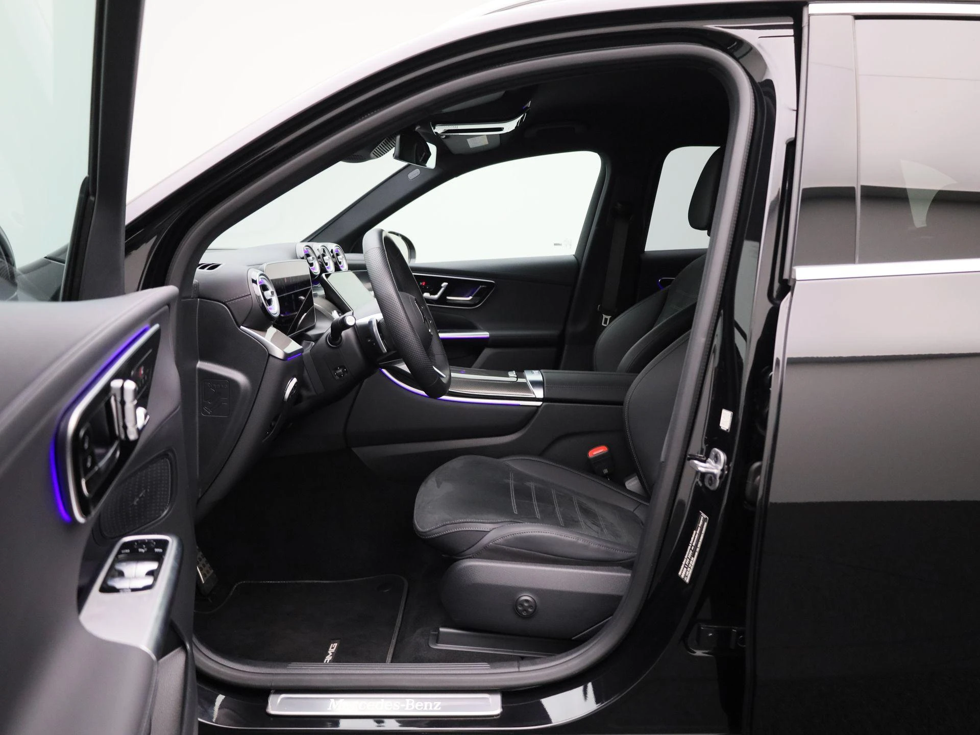Mercedes-Benz-GLC-image-8