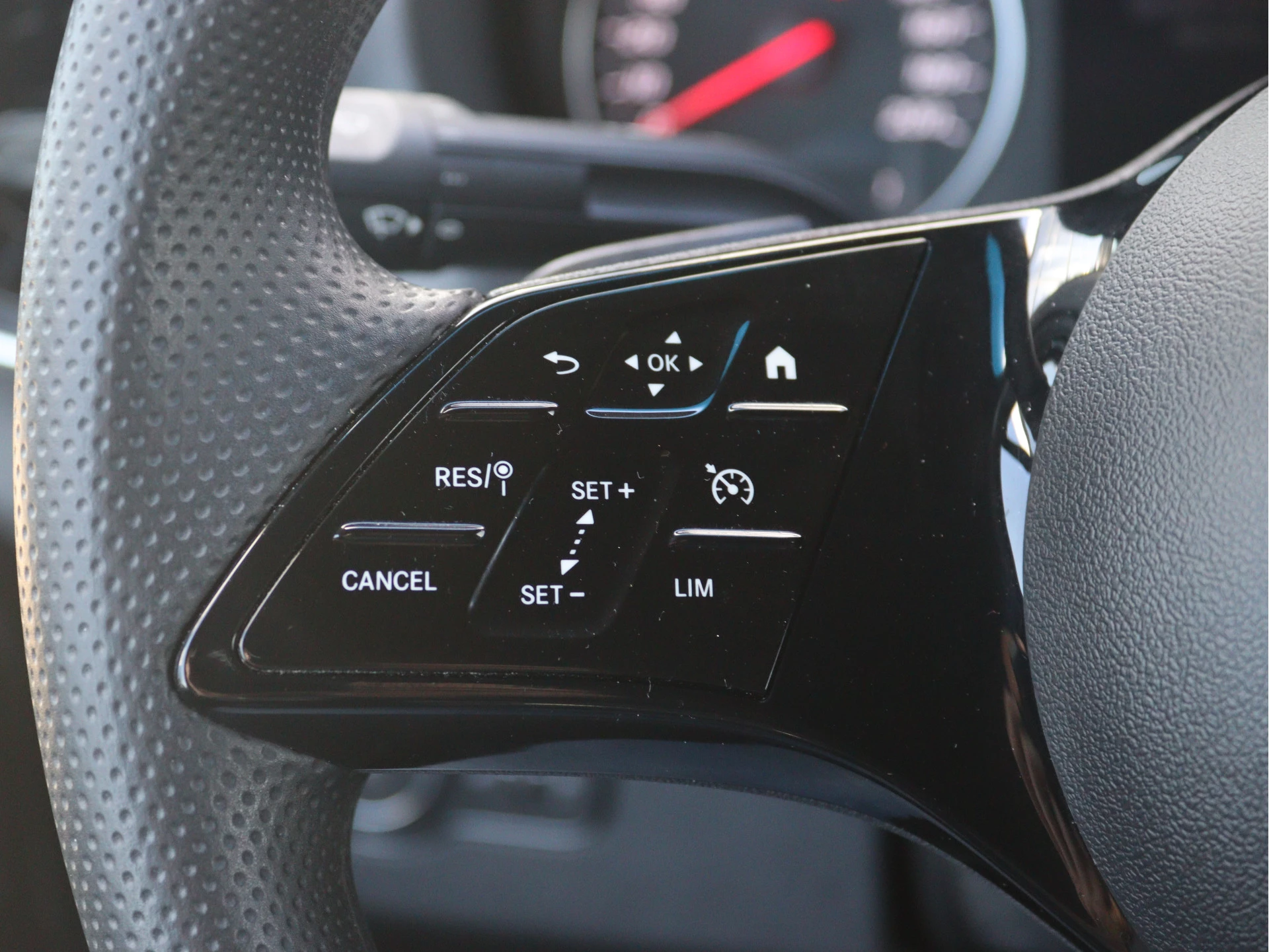 Mercedes-Benz-Sprinter-image-7