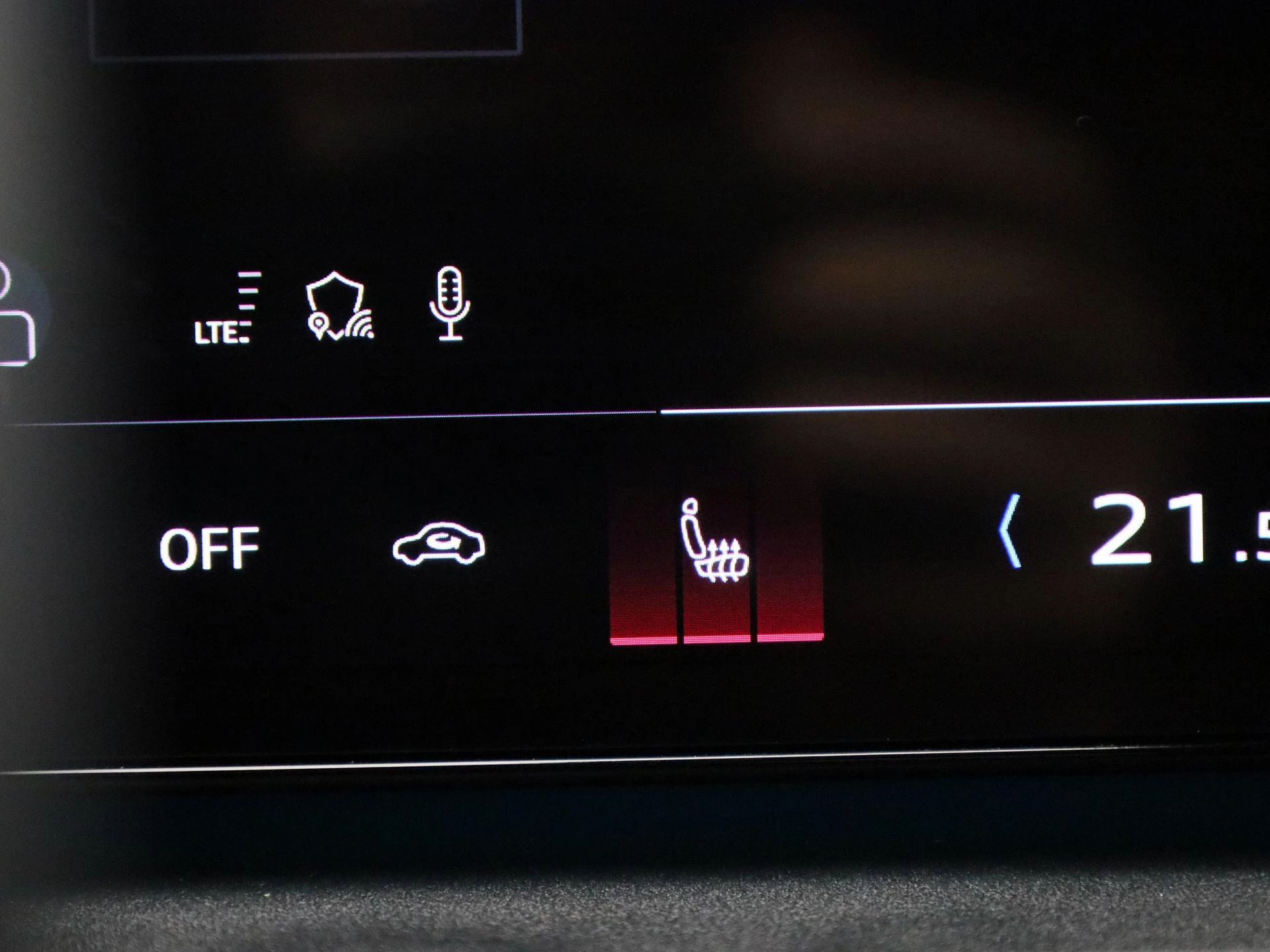 Audi-Q6 e-tron-image-18