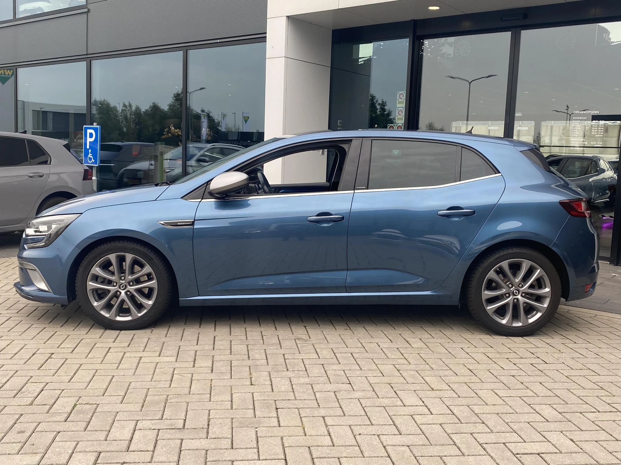Renault-Mégane-image-1
