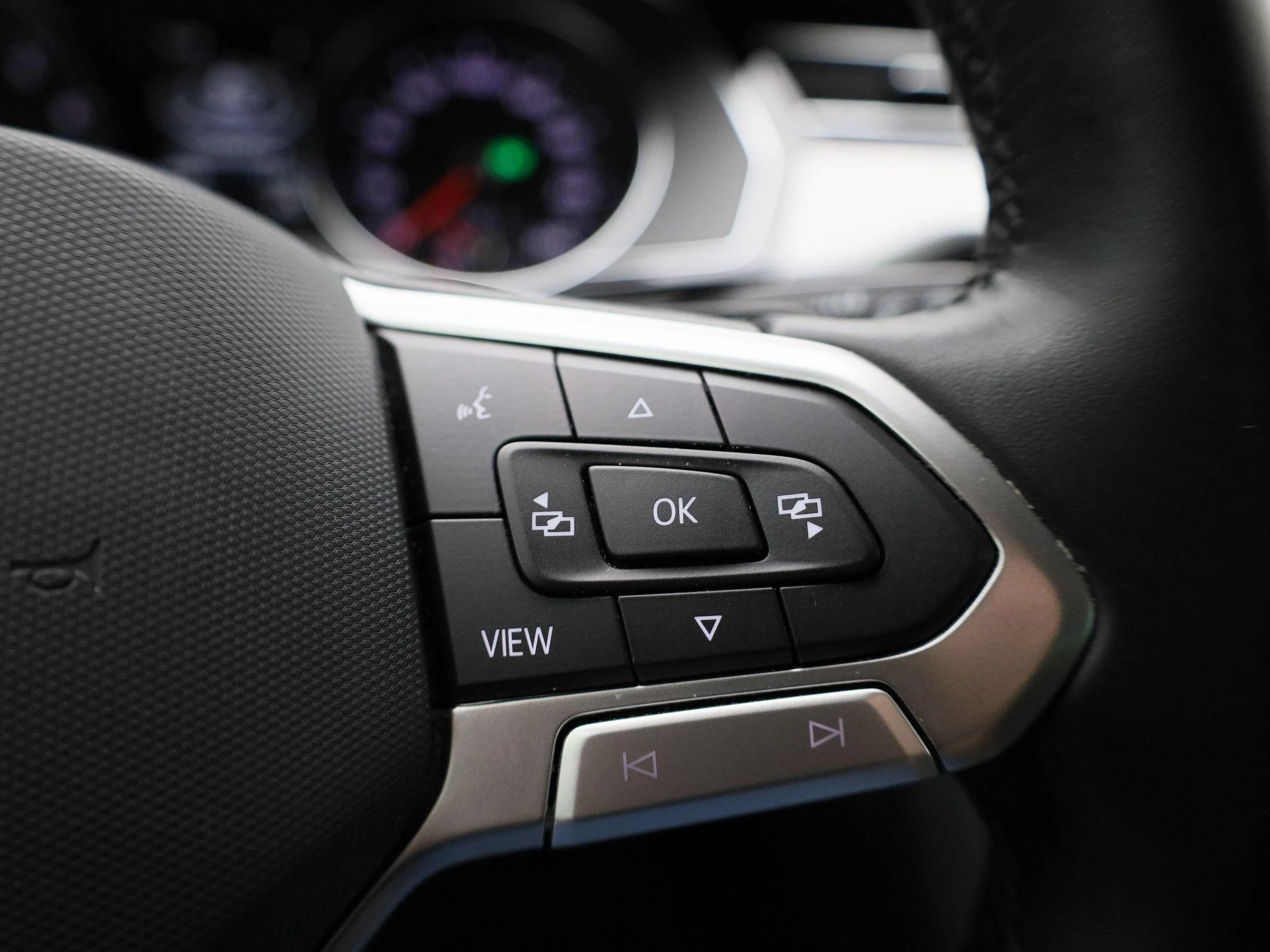 Volkswagen-Passat-image-15
