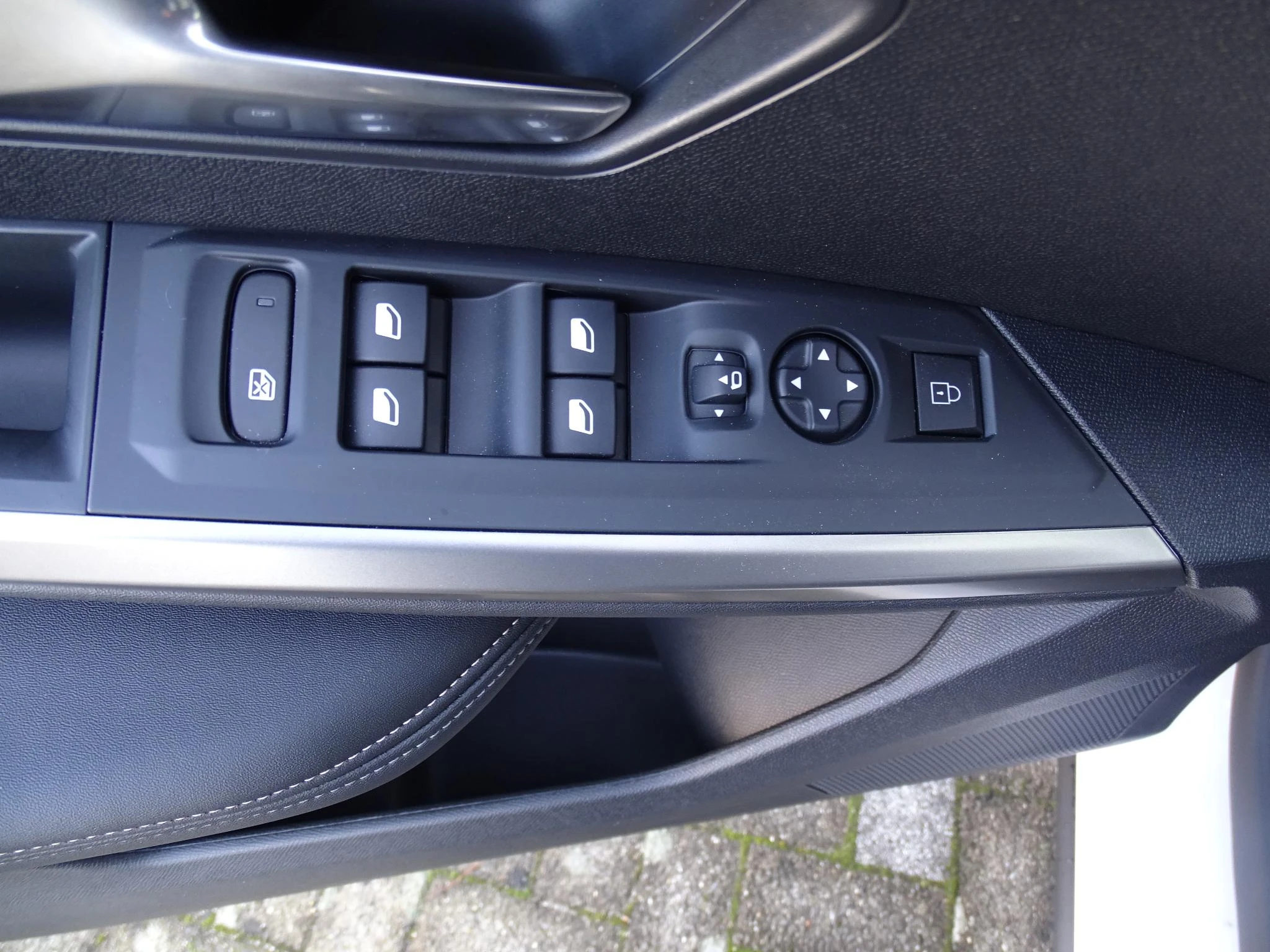 Peugeot-5008-image-27
