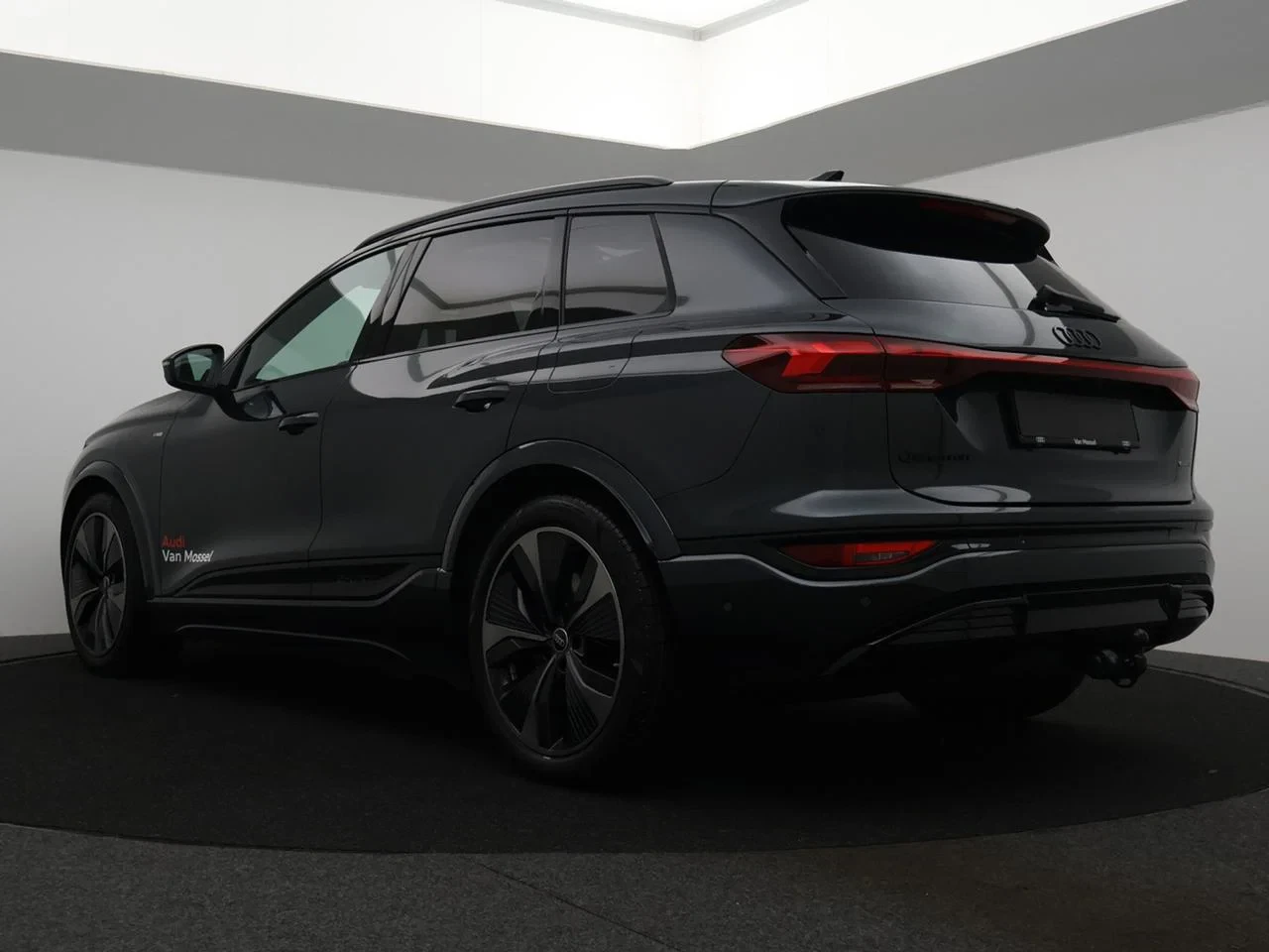 Audi-Q6 e-tron-image-24