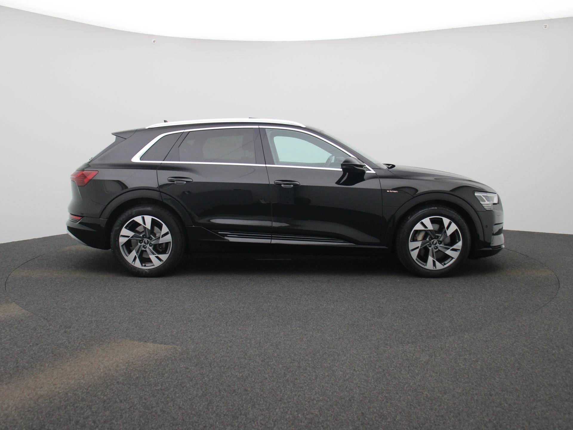 Audi-e-tron-image-5