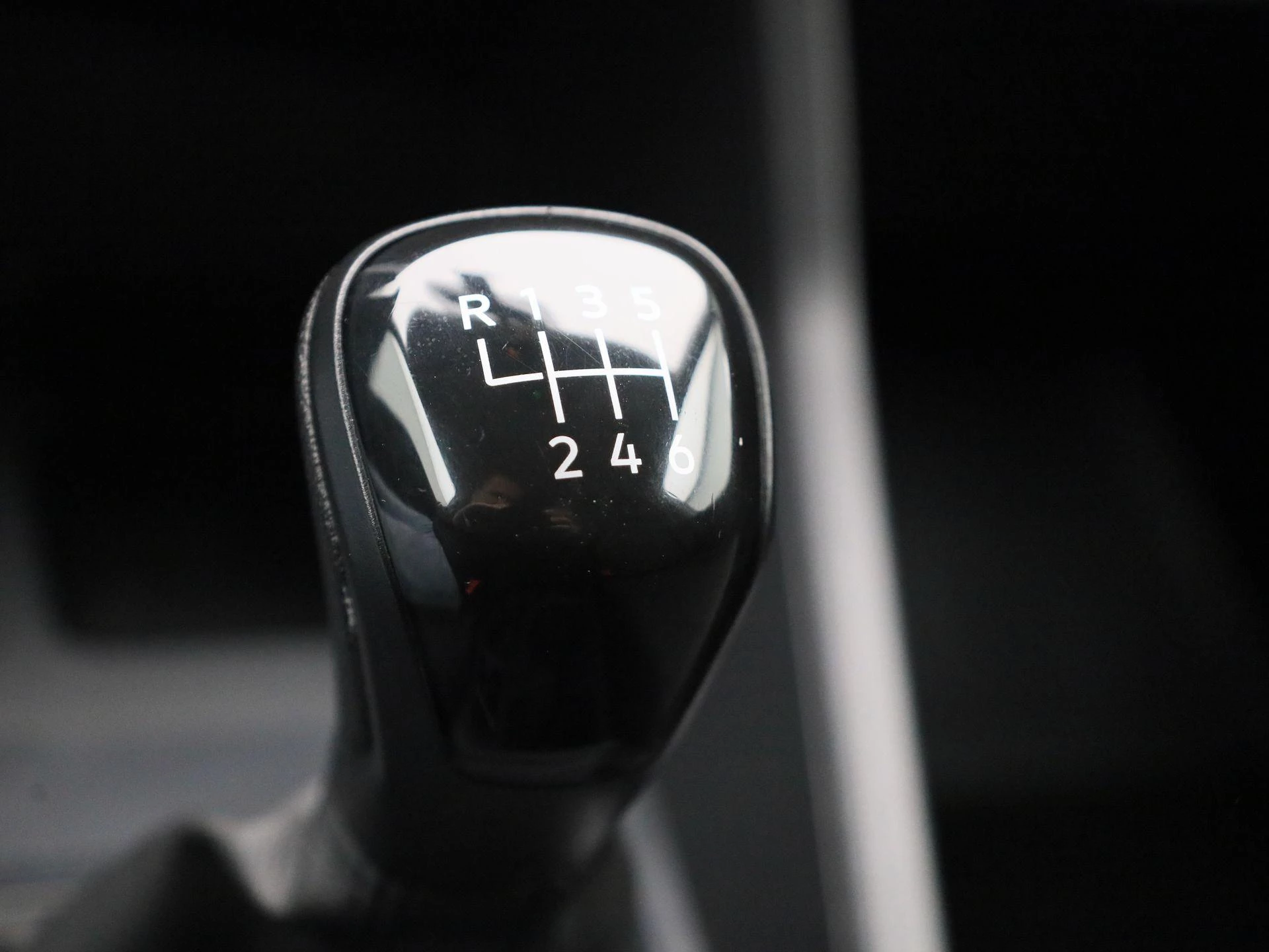 Volkswagen-Caddy-image-8