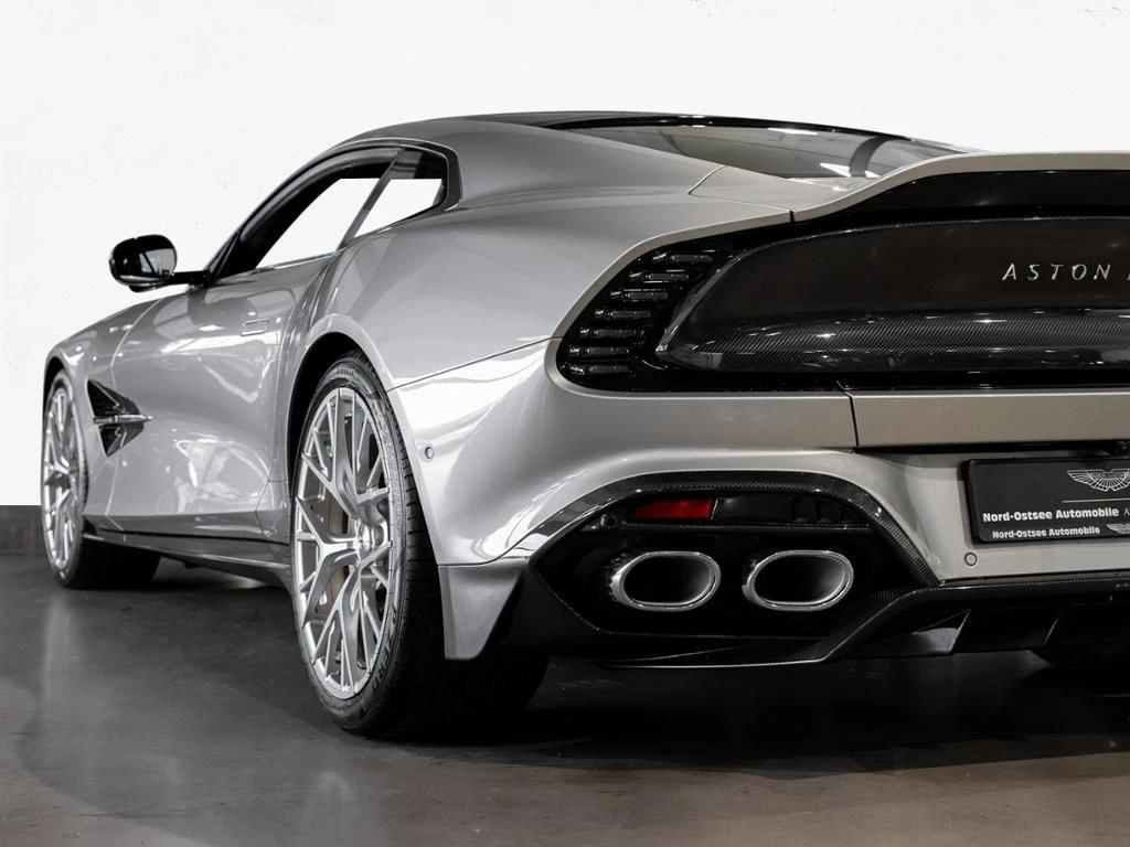 Aston Martin-Vanquish-image-28