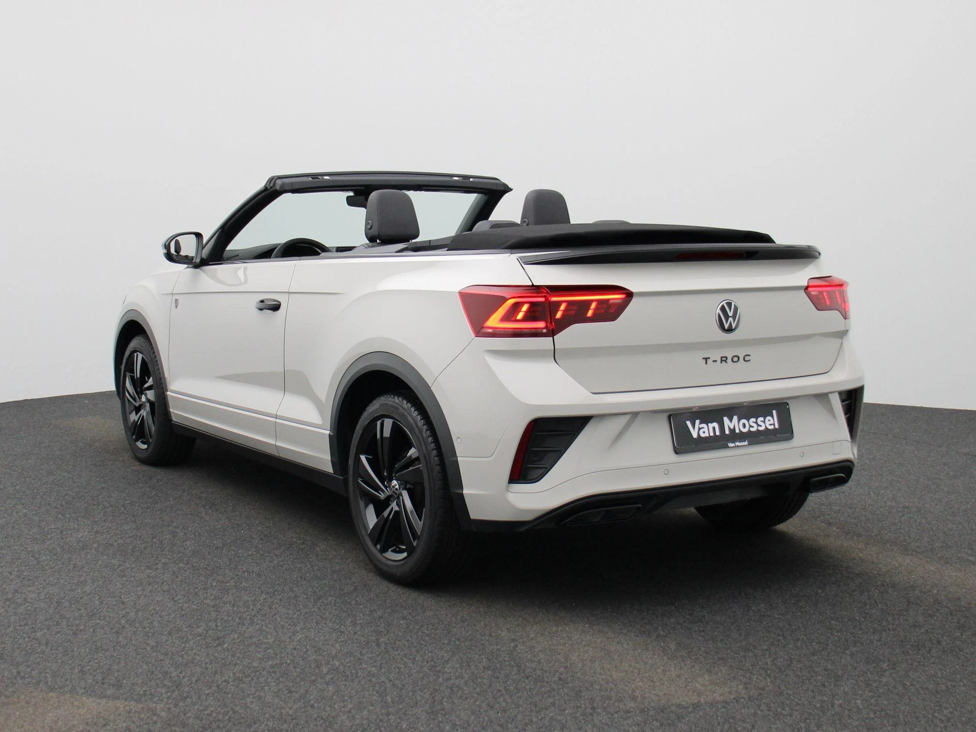Volkswagen-T-Roc-image-1